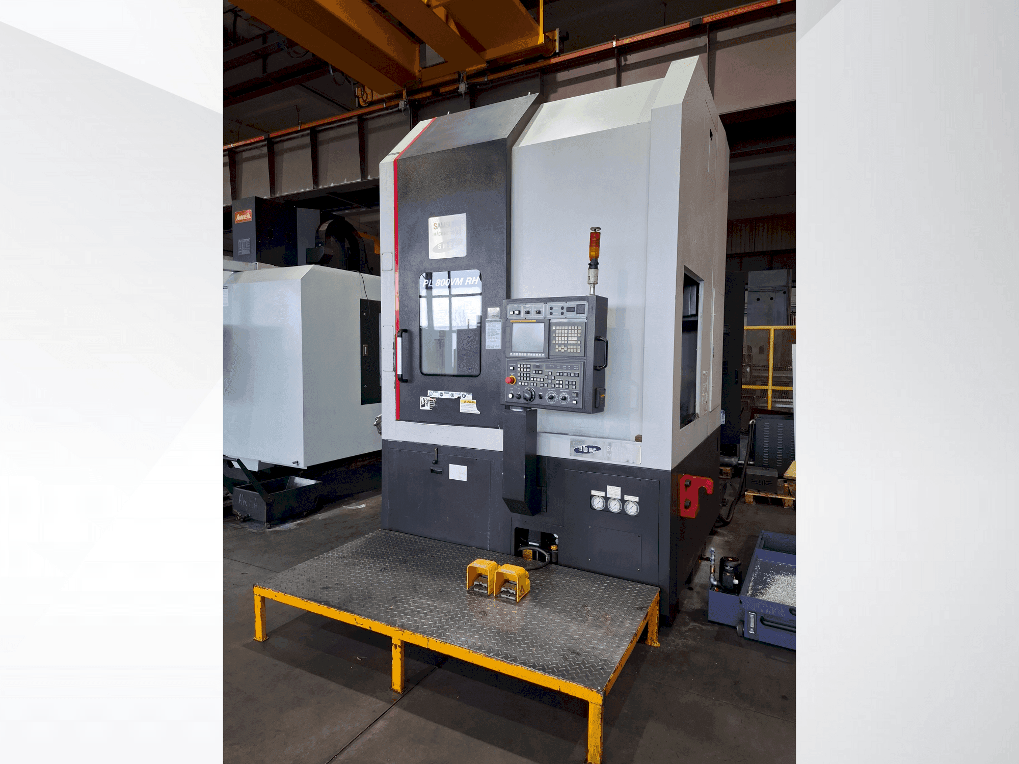 Vista frontal de la máquina SMEC PL 800VM RH