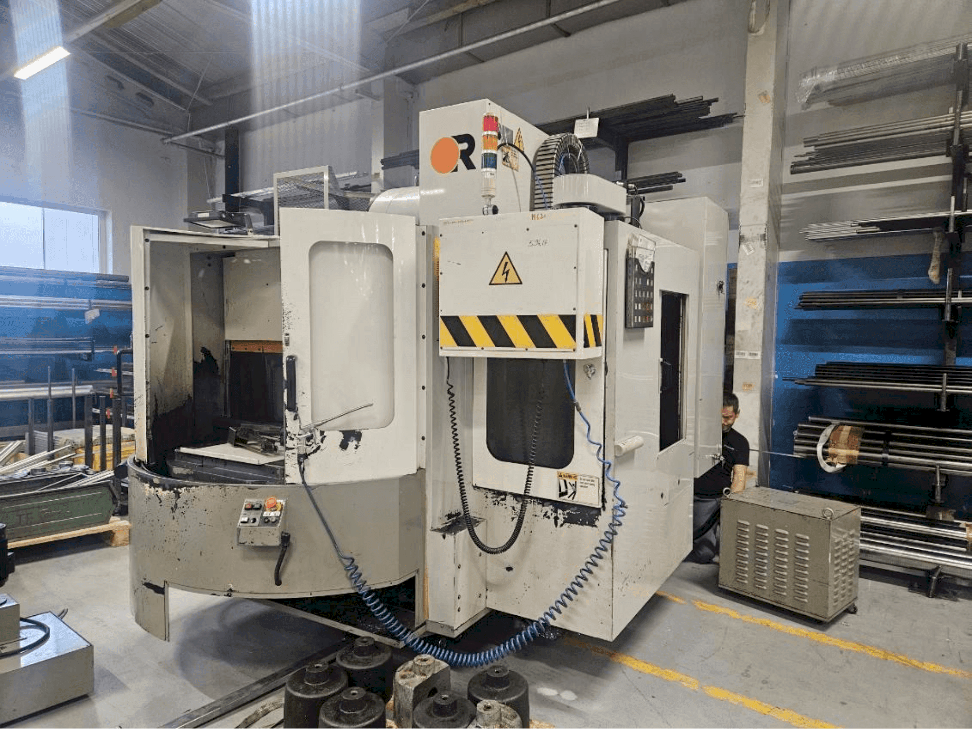 Vista frontal de la máquina Victor Vcenter 70 - APC