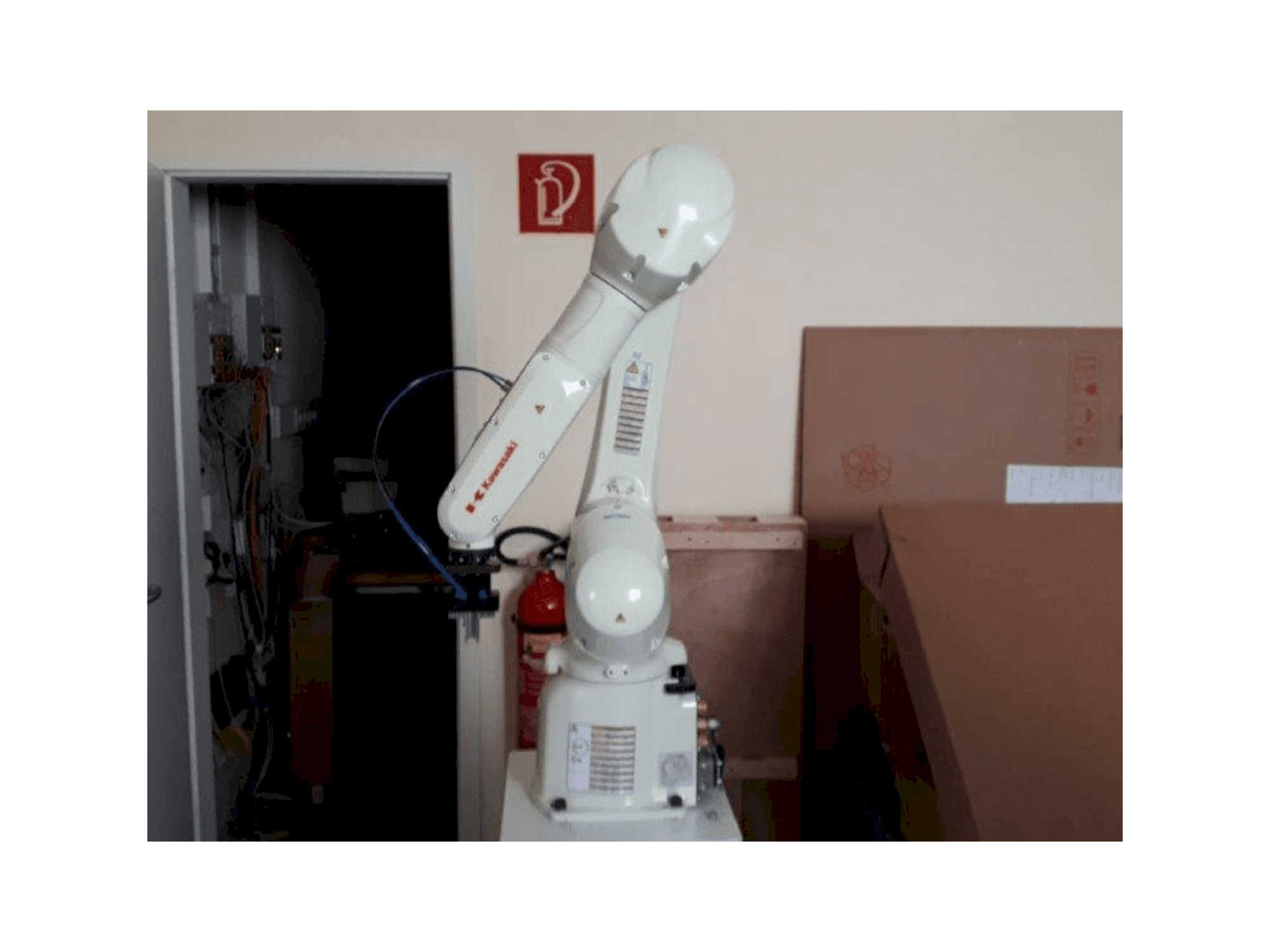 Vista frontal de la máquina Kawasaki RS007L