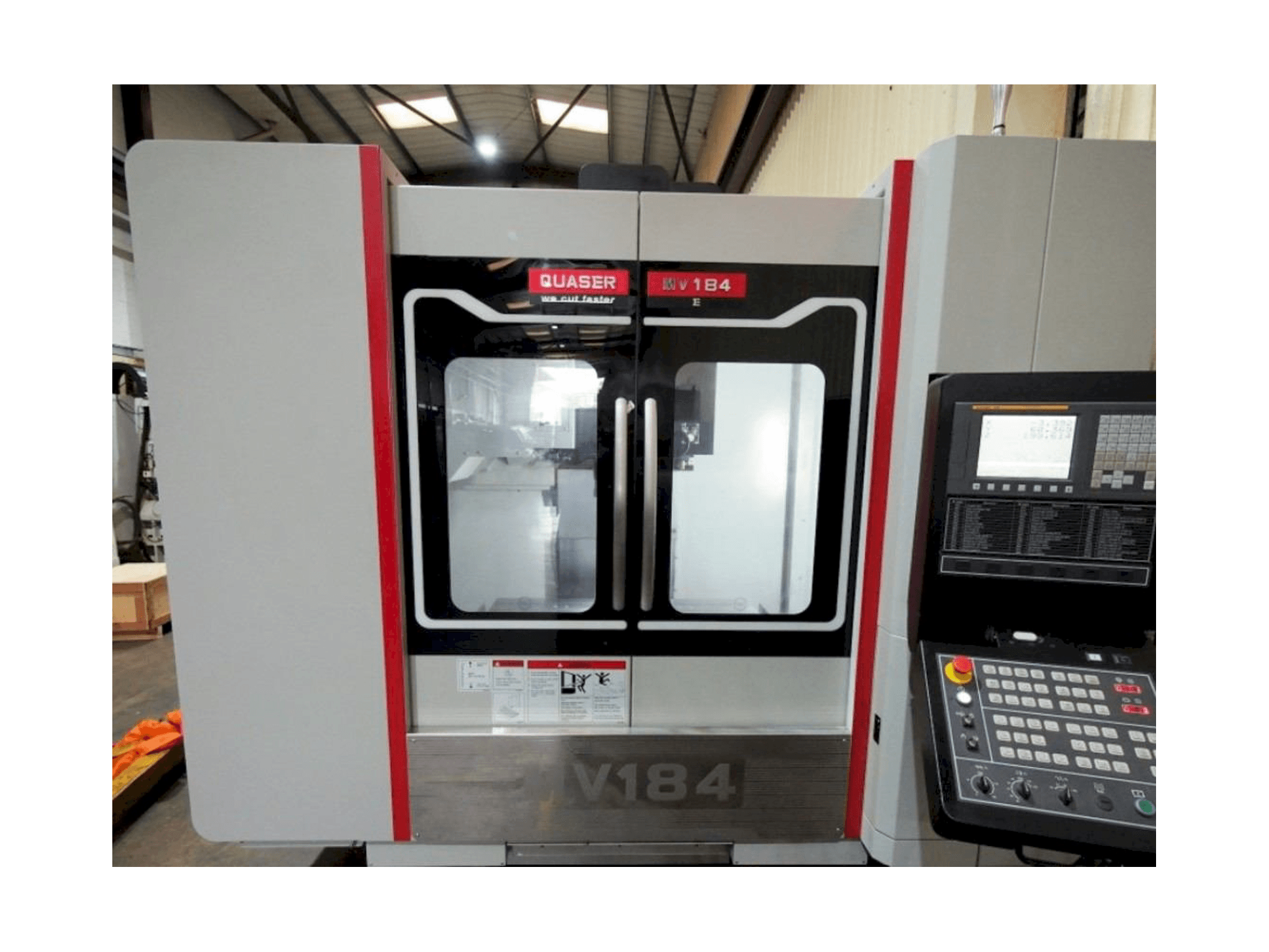 Vista frontal de la máquina Quaser MV184E