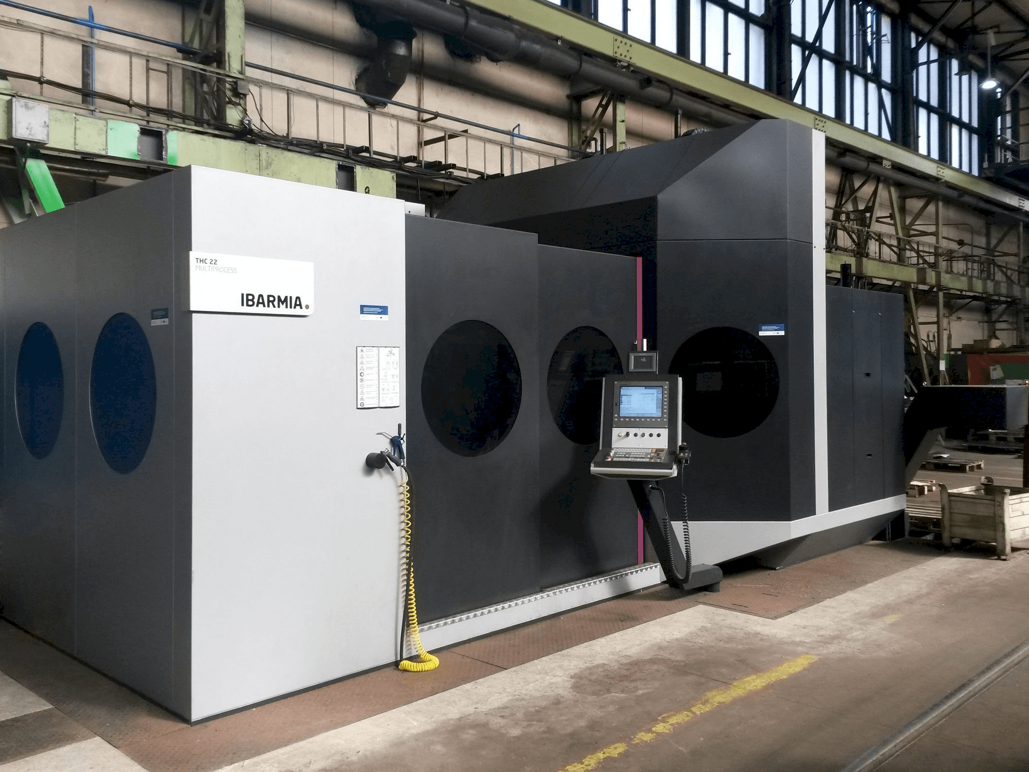 Vista frontal de la máquina IBARMIA THC 22 MULTIPROCESS