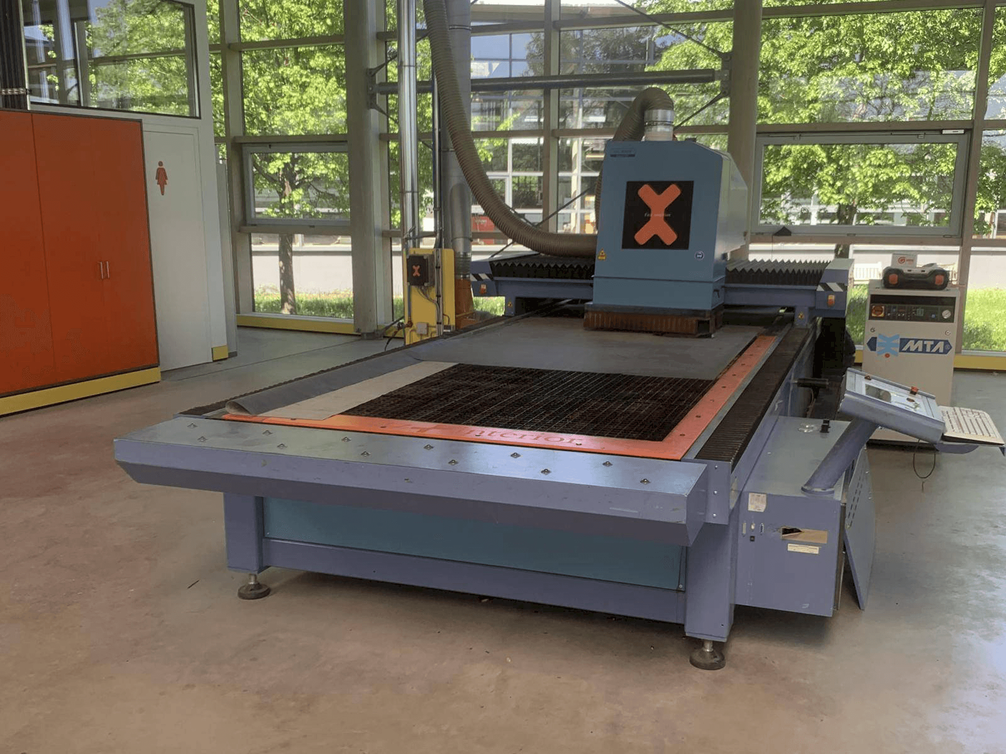 Vista frontal de la máquina SEI X-TYPE