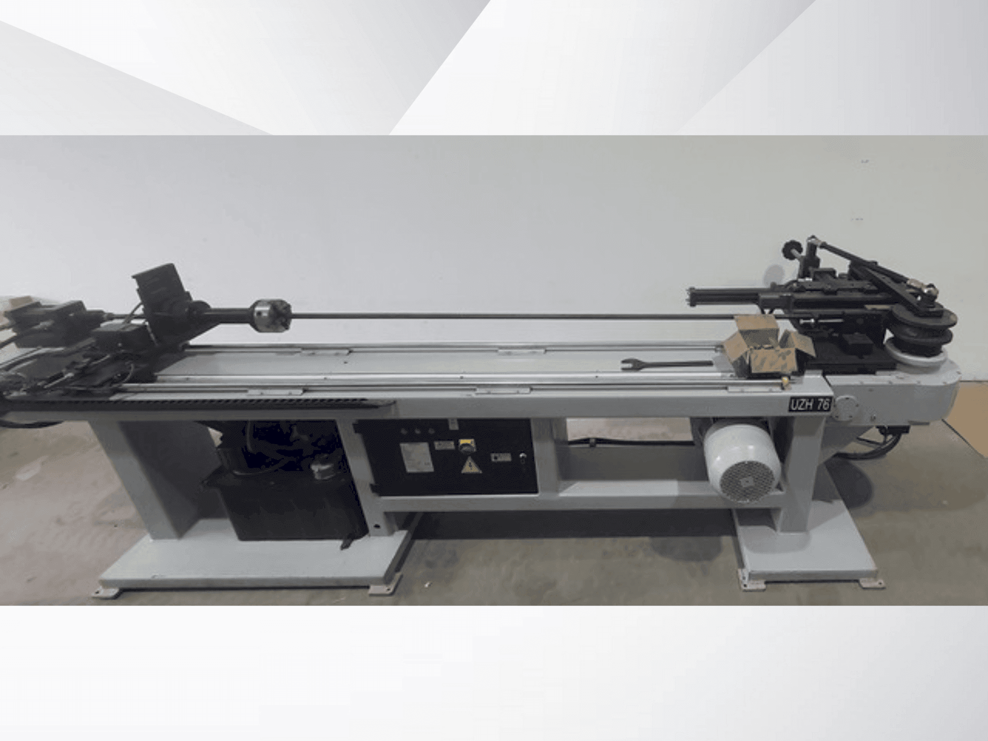 Vista frontal de la máquina UZMA MAKINA UZH76