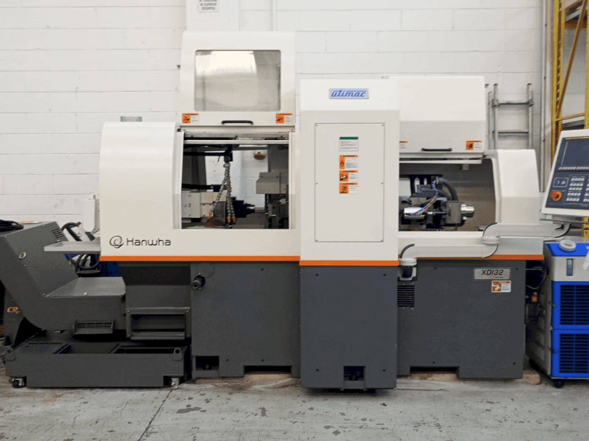 Vista frontal de la máquina Hanwha XDI32-N