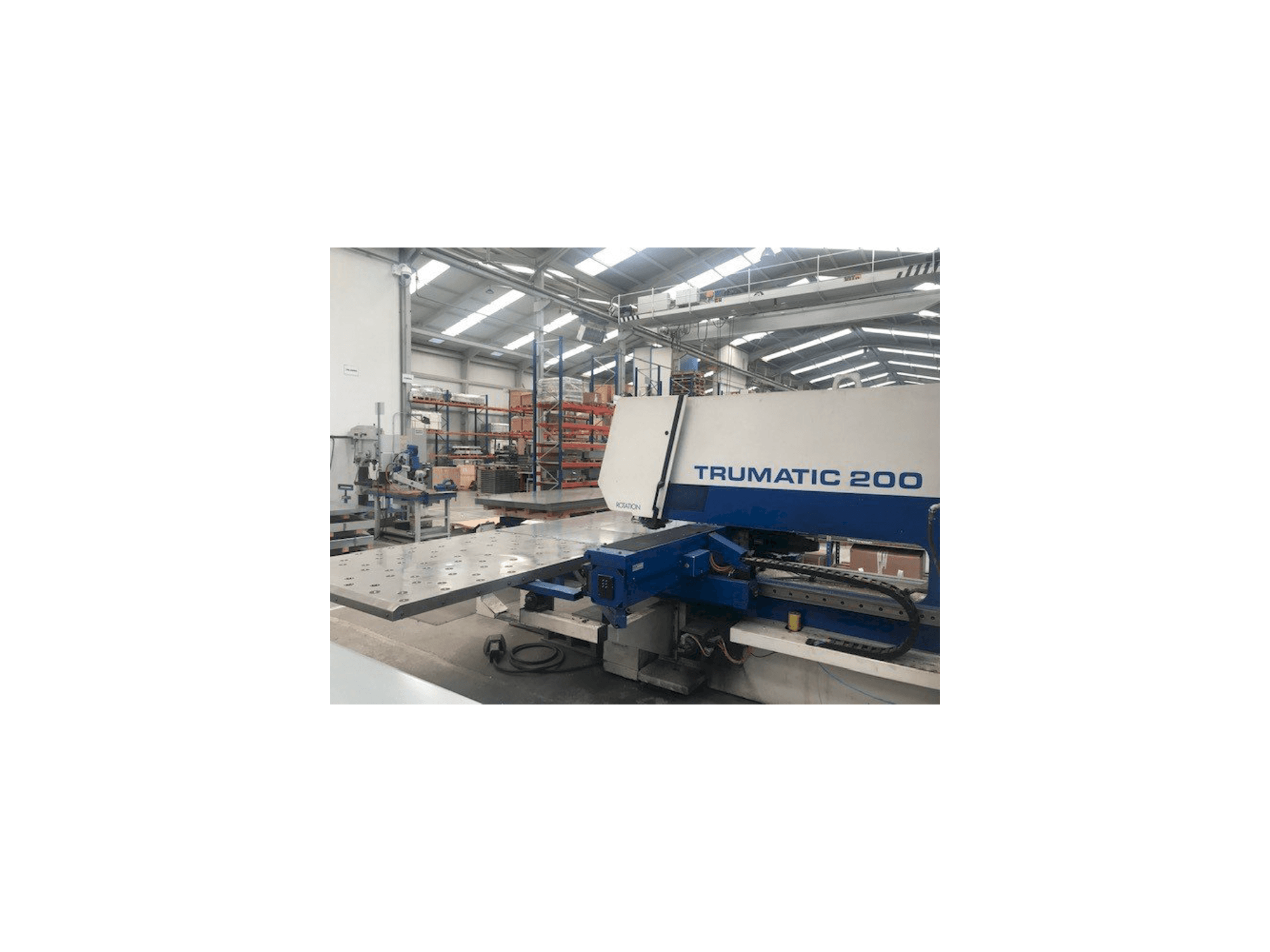 Vista lateral izquierda de la máquina Trumpf Trumatic 200