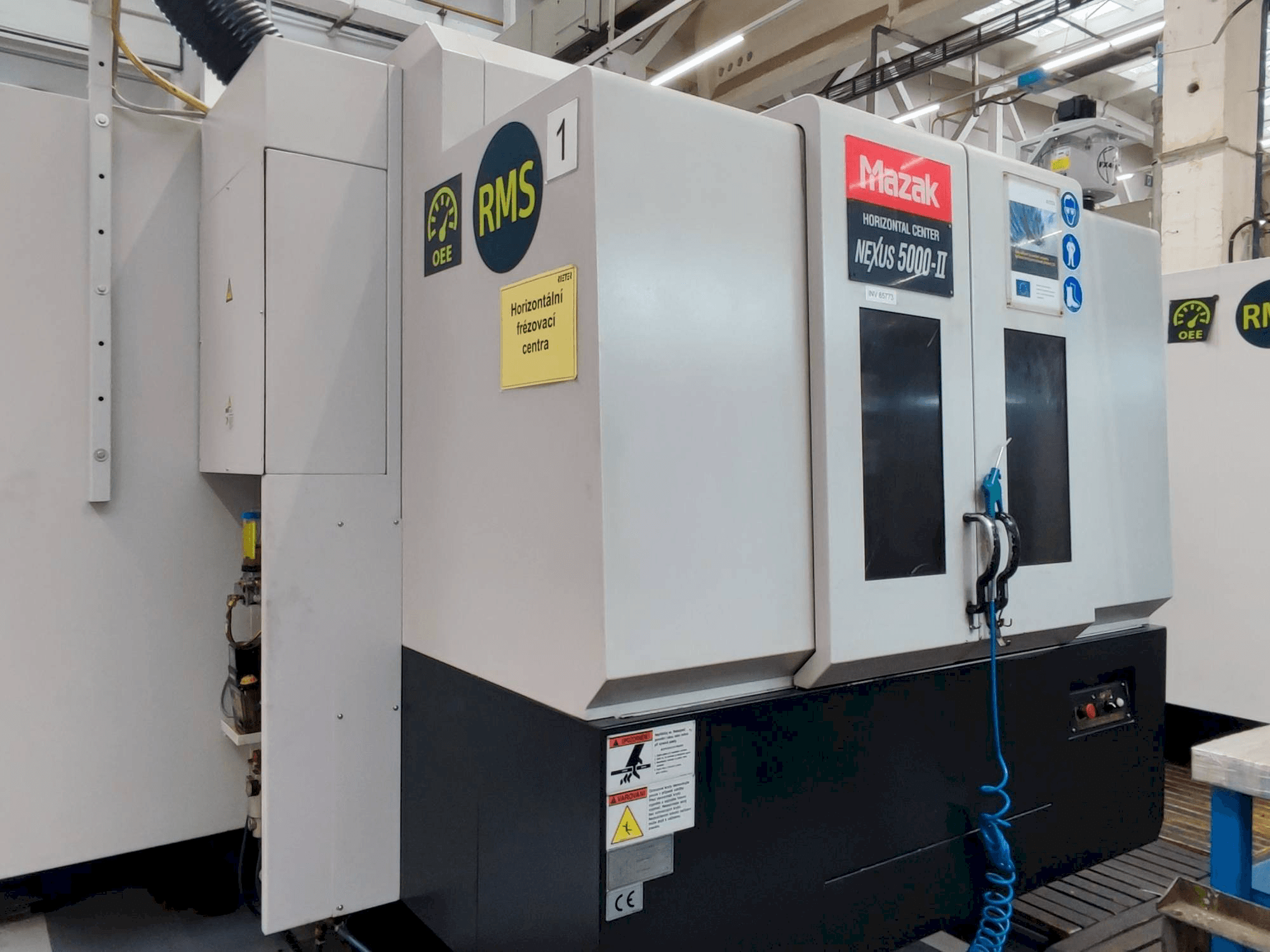 Vista izquierda de la máquina Mazak HCN 5000-II
