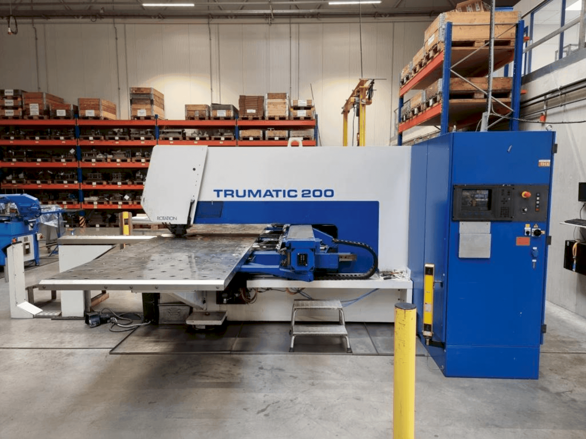 Vista frontal de la máquina TRUMPF Trumatic 200