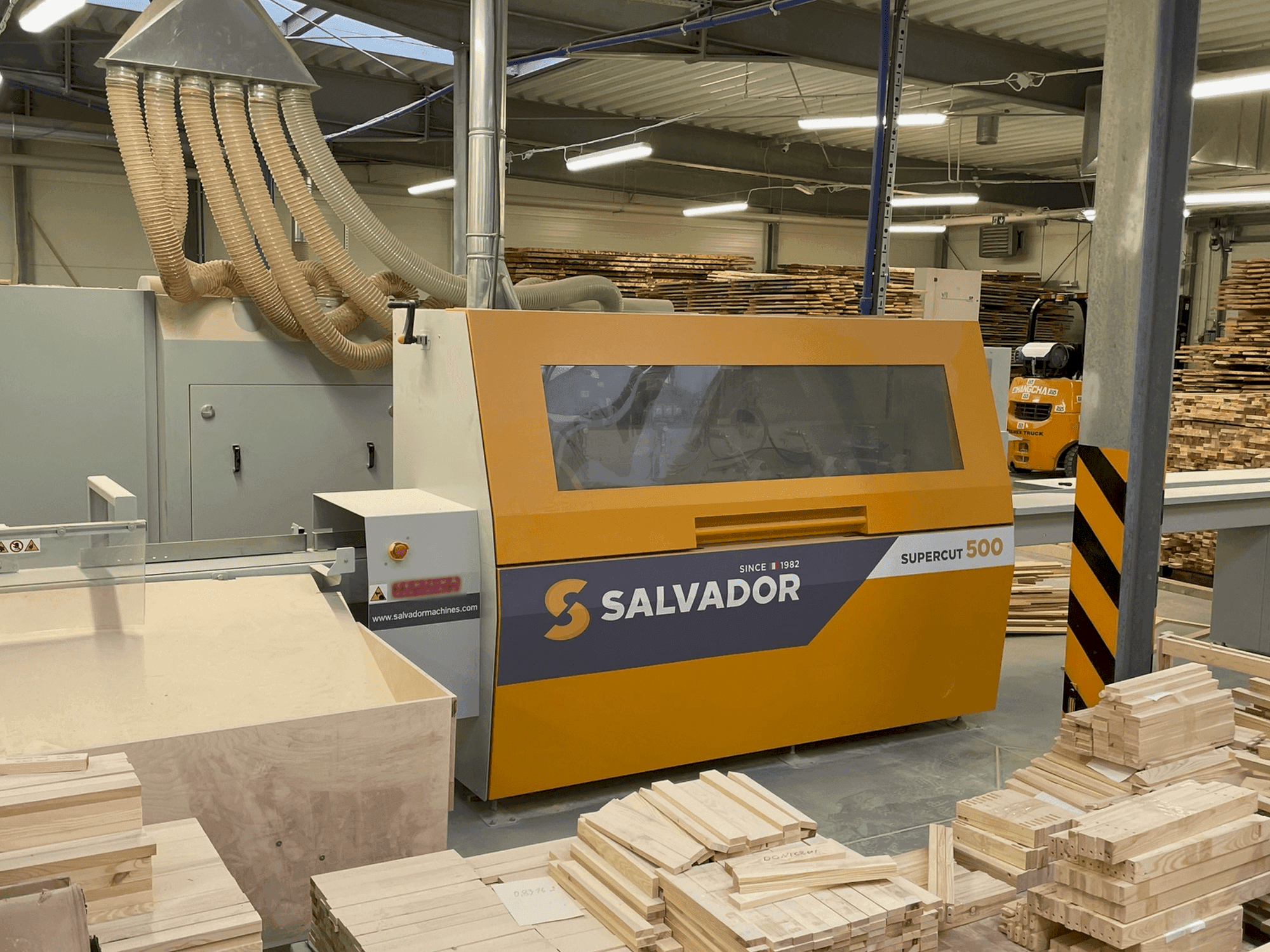 Vista frontal de la máquina Other SUPER CUT 500