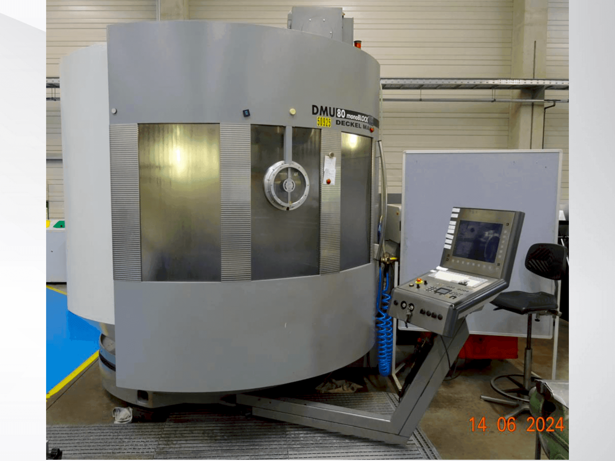 Vista lateral der DMG DMU 80 MonoBlock Maschine