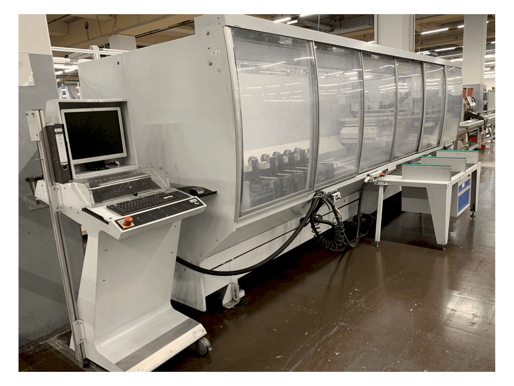 Vista lateral izquierda de la máquina FomIndustrie Dali 40