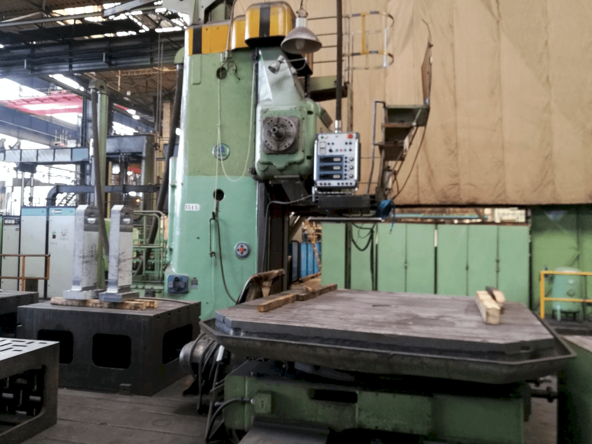 Vista frontal de la máquina SKODA WD 160