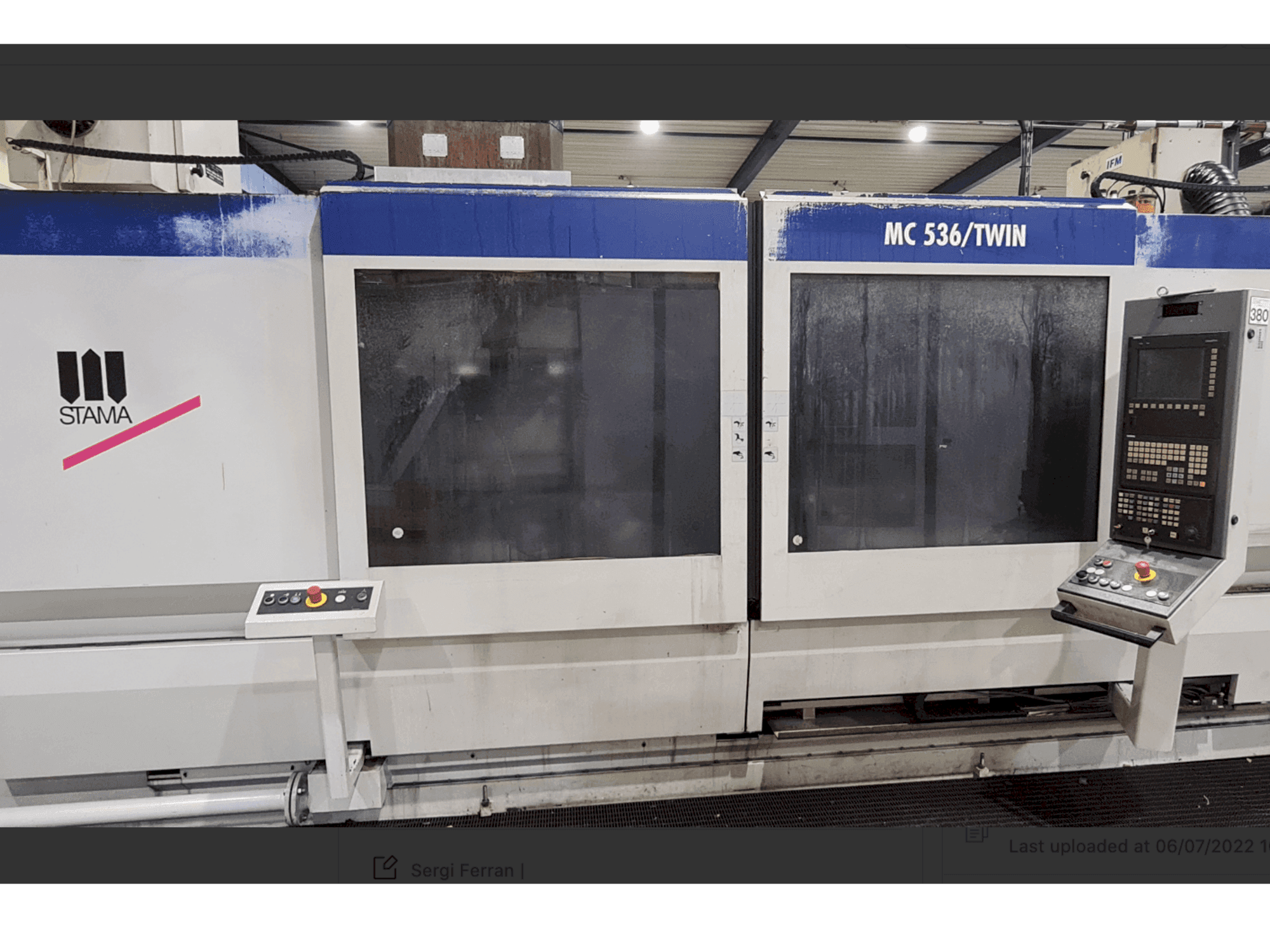 Vista frontal de la máquina STAMA MC536/Twin