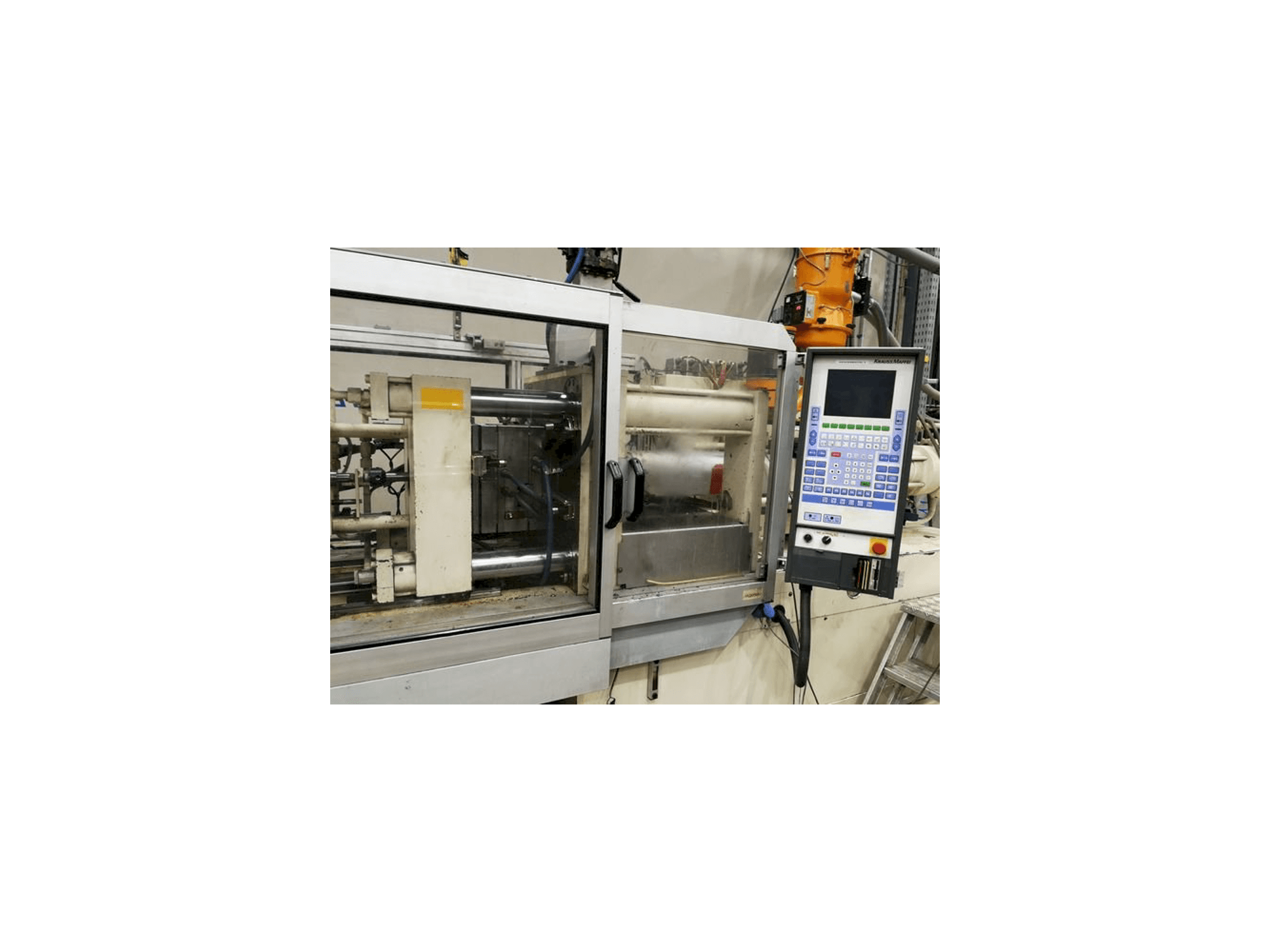 Vista frontal de la máquina Krauss Maffei 80/340 C1