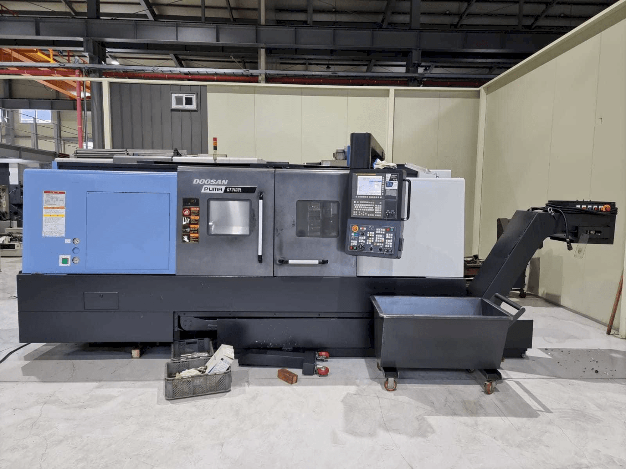Vista frontal de la máquina Doosan PUMA GT3100L