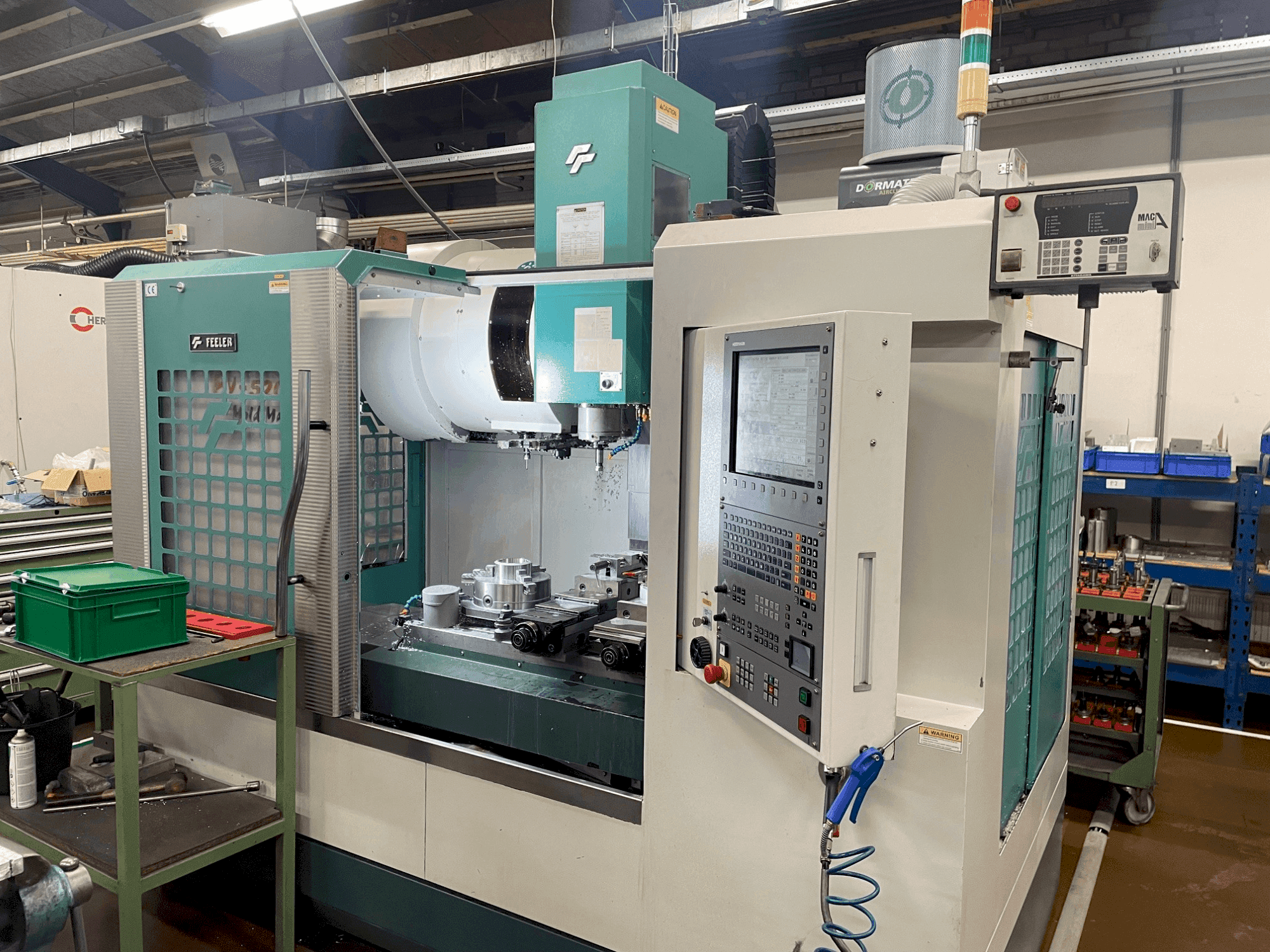 Vista frontal de la máquina Feeler EV-520 plus A