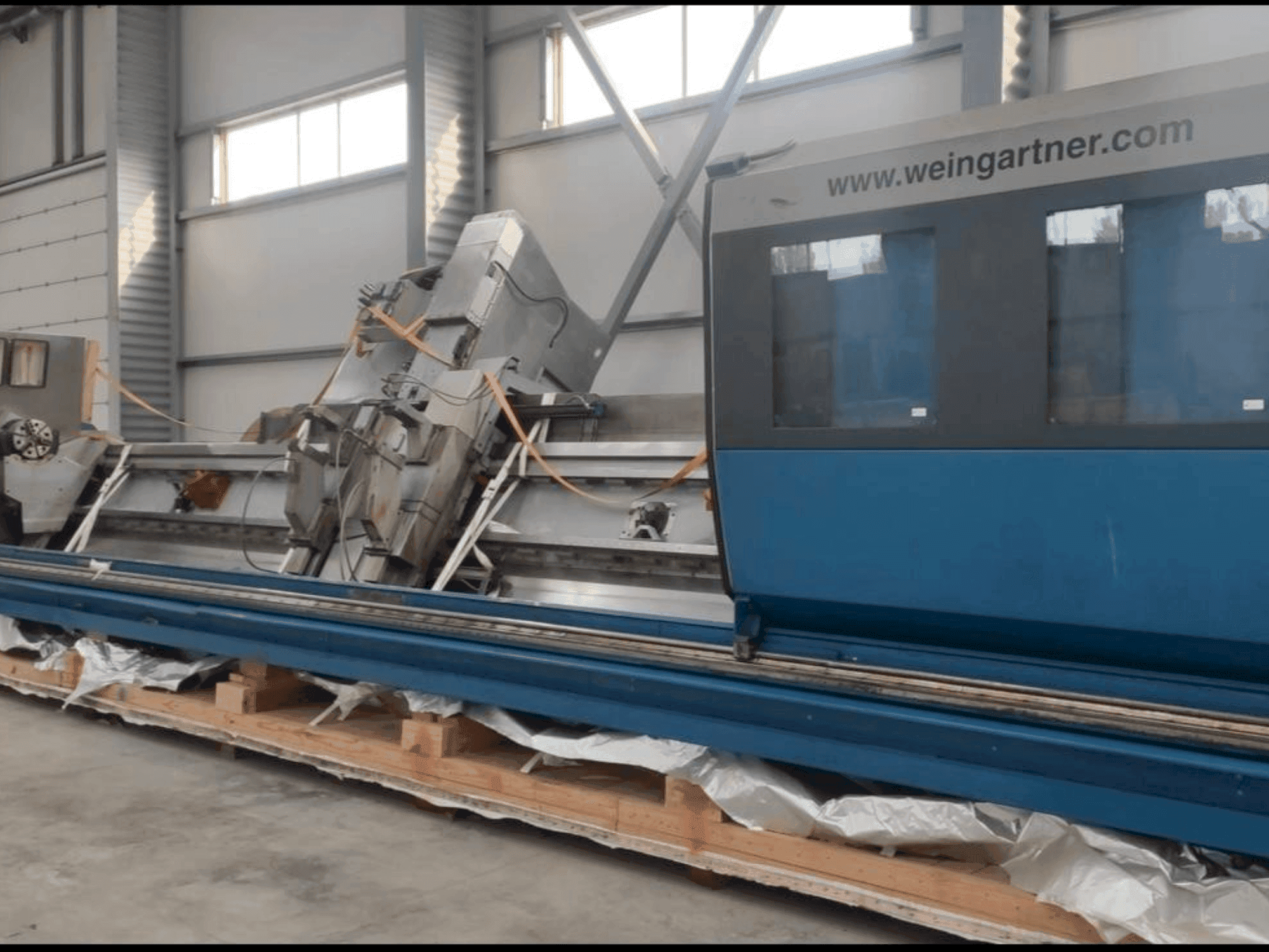 Vista frontal de la máquina Weingartner Vario 700-000