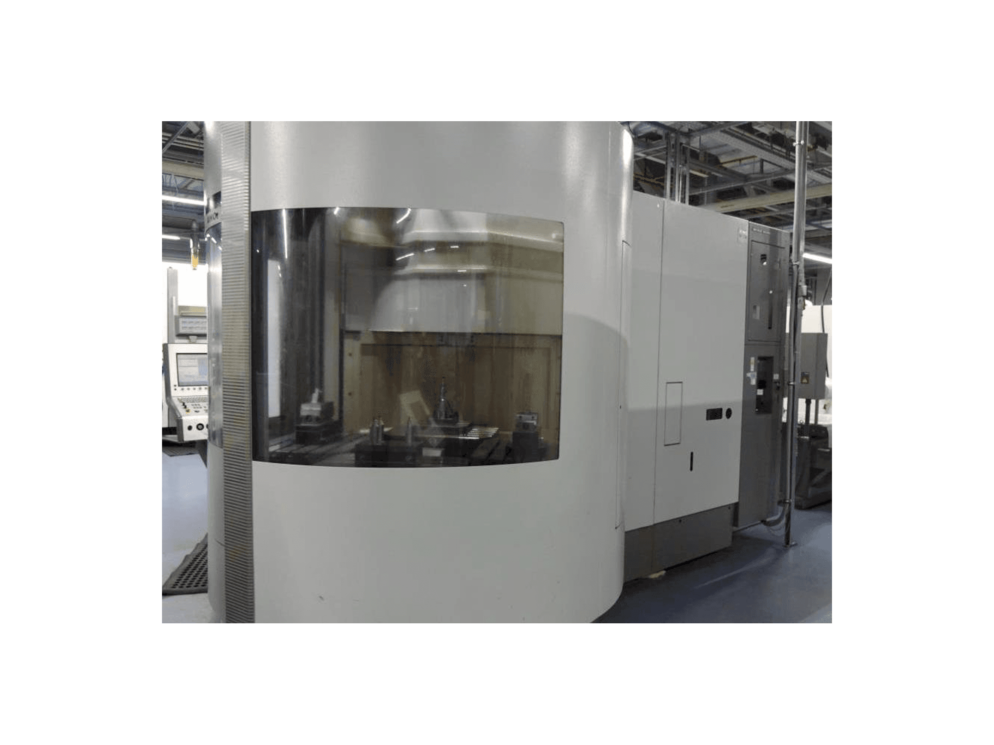 Vista frontal de la máquina DECKEL MAHO DMC 60 T RS3