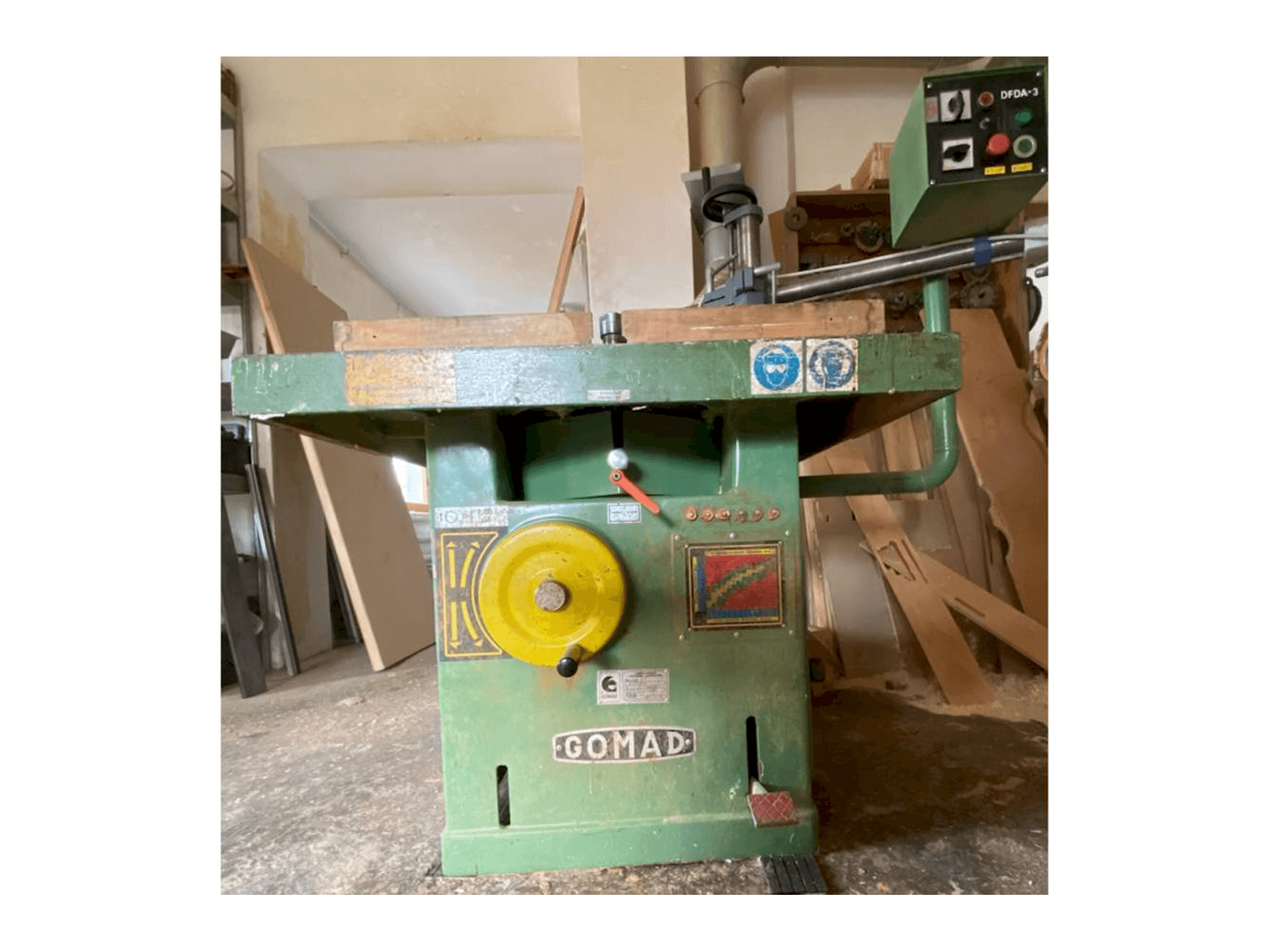Vista frontal de la máquina GOMAD DFDA-3
