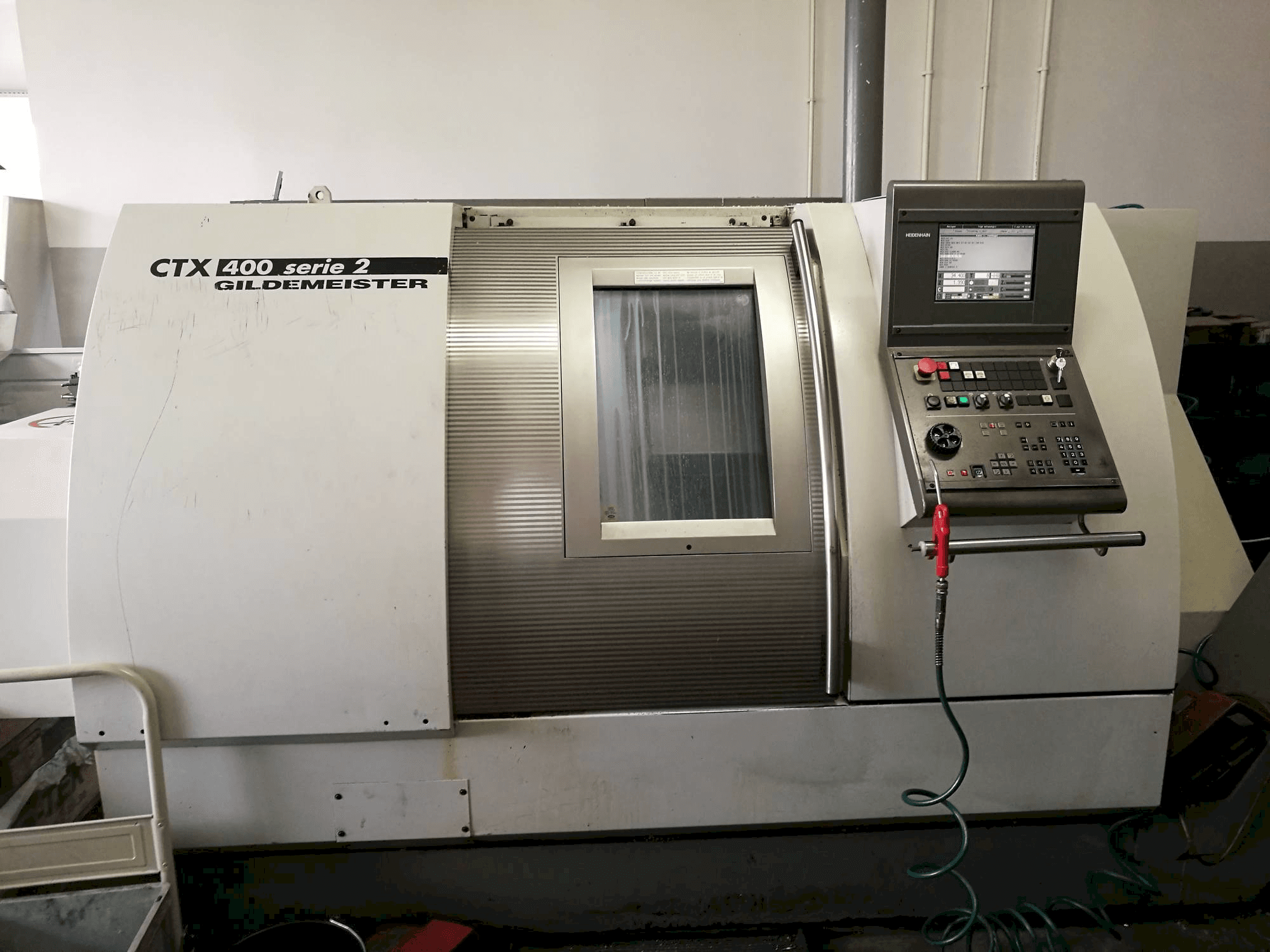 Vista frontal de la máquina Gildemeister CTX 400 S2