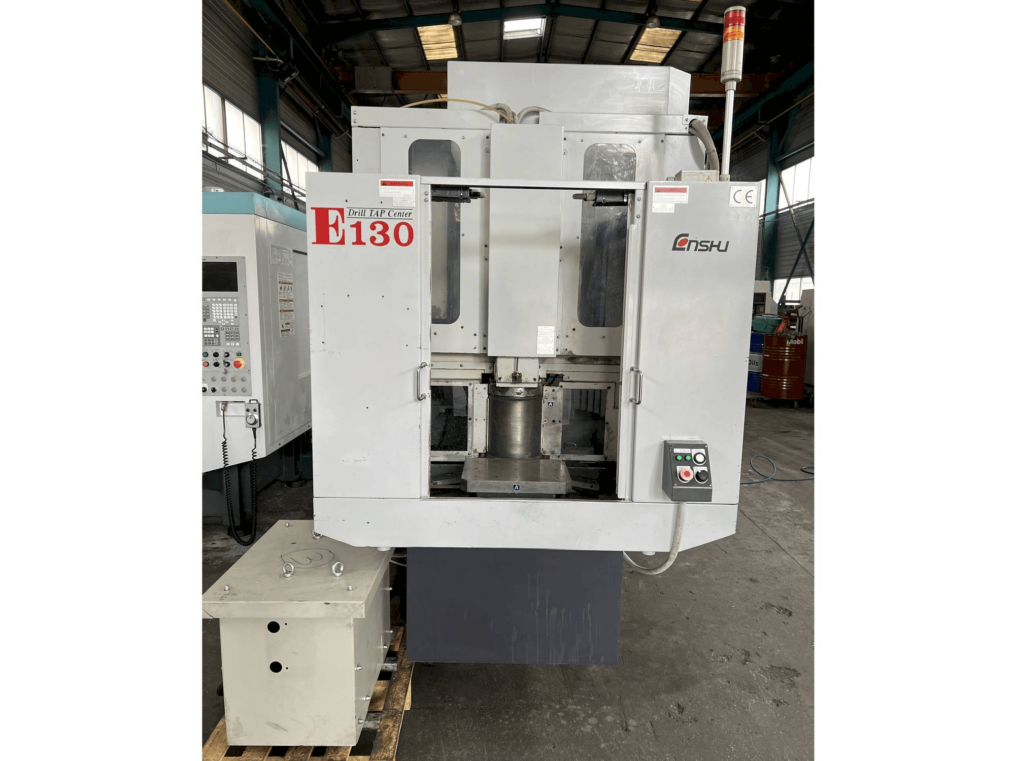 Vista frontal de la máquina Enshu E130