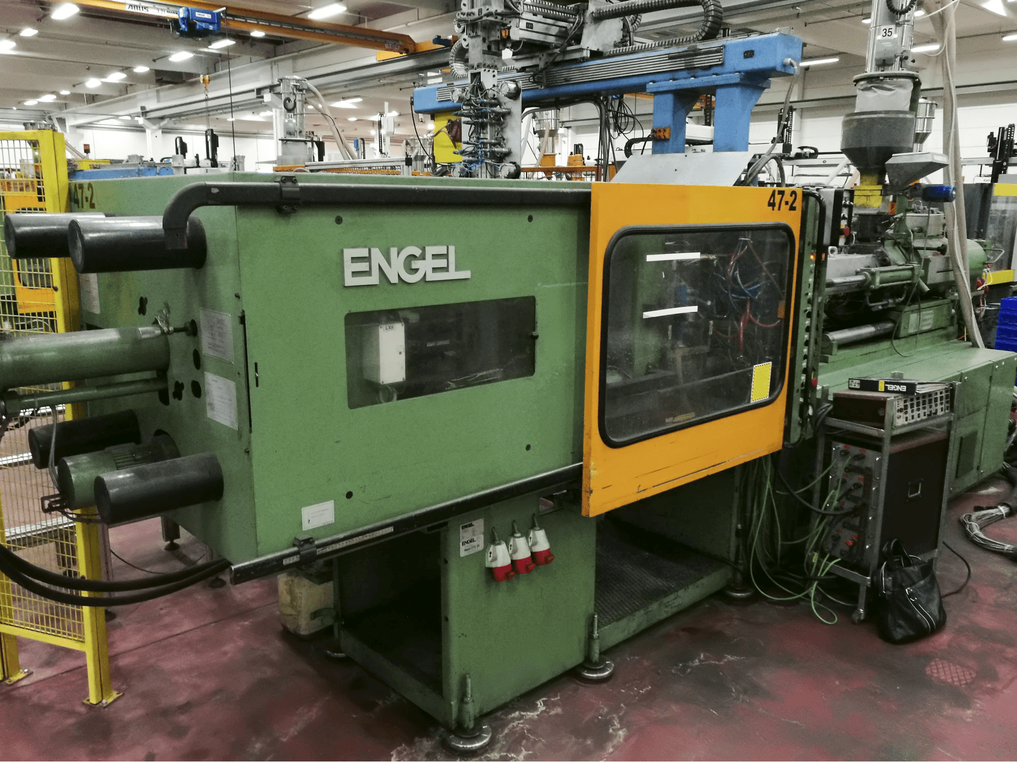 Vista izquierda de la máquina ENGEL ES 1300/200
