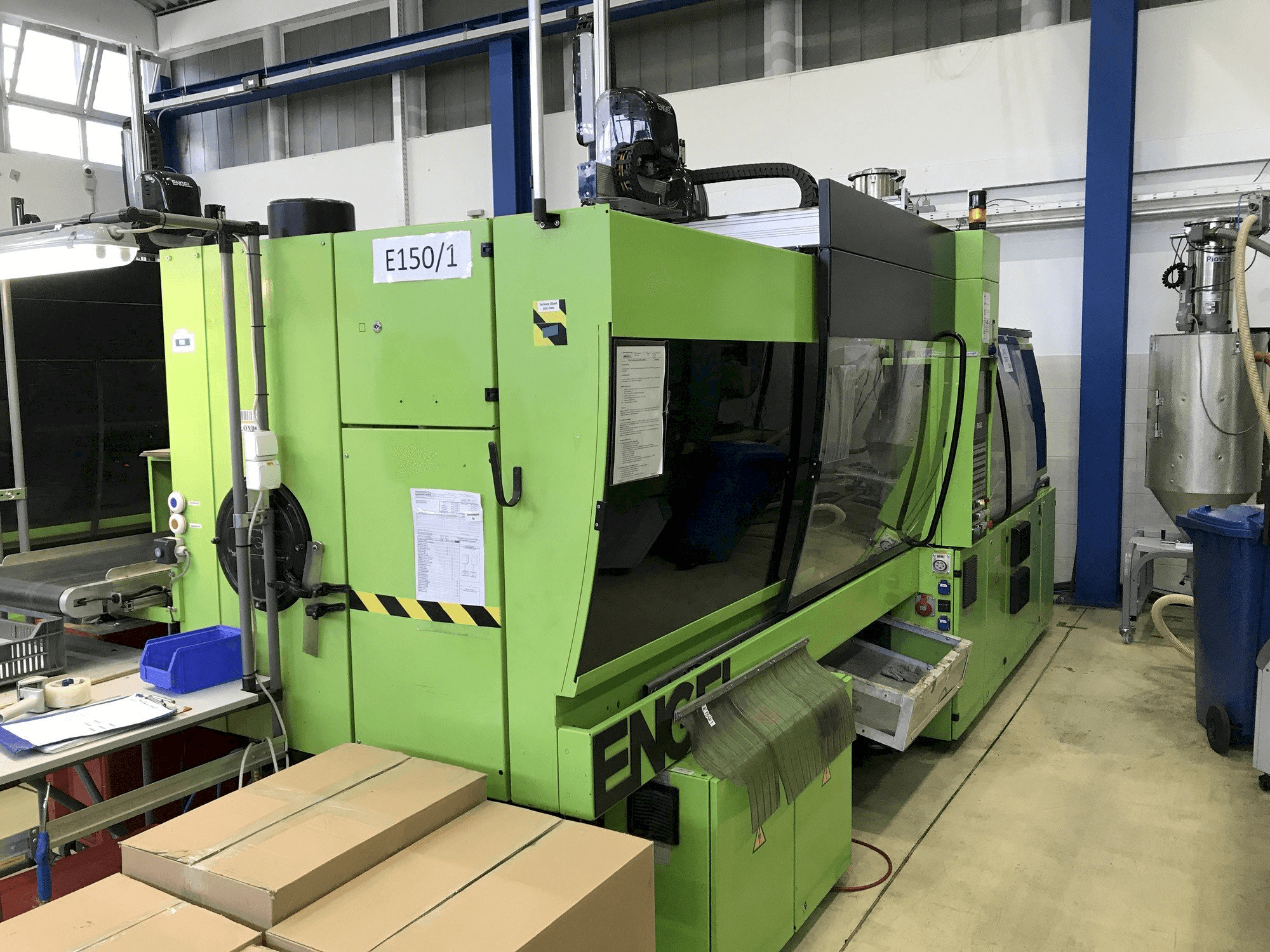 Vista frontal de la máquina ENGEL VC 750/150 Plus