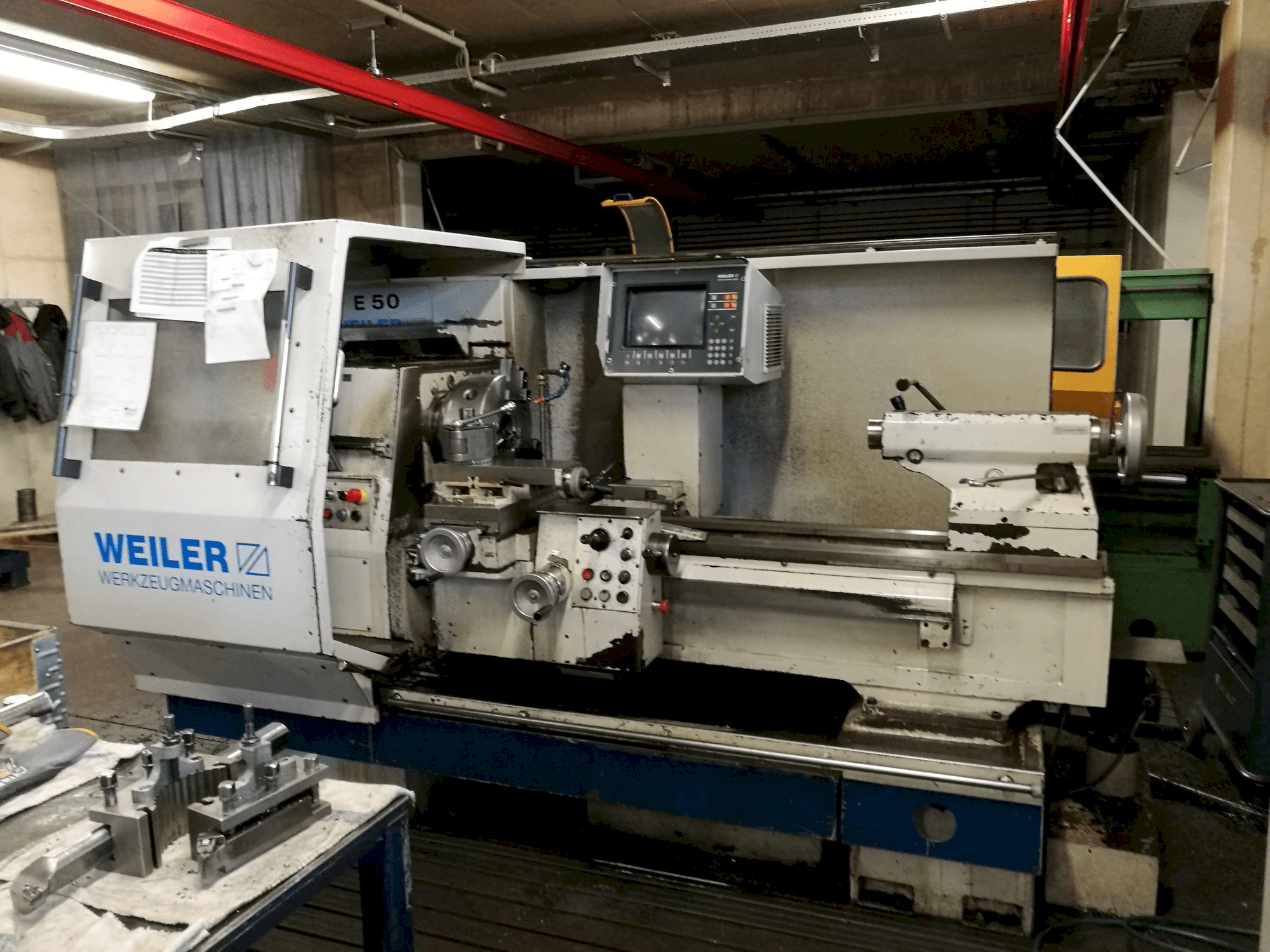 Vista frontal de la máquina Weiler E50/1