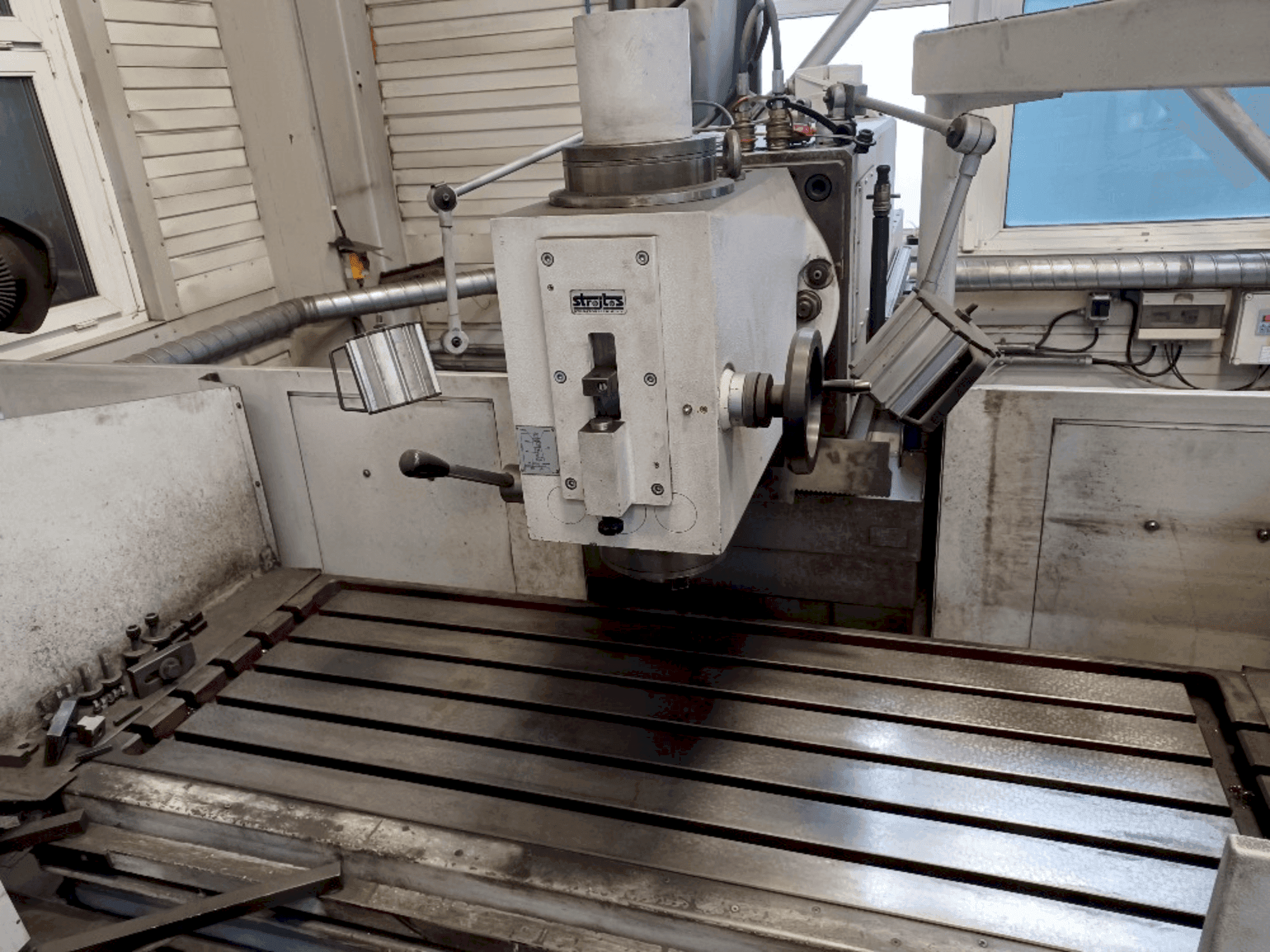 Espacio de trabajo de la máquina Strojtos FGS 63 NCP