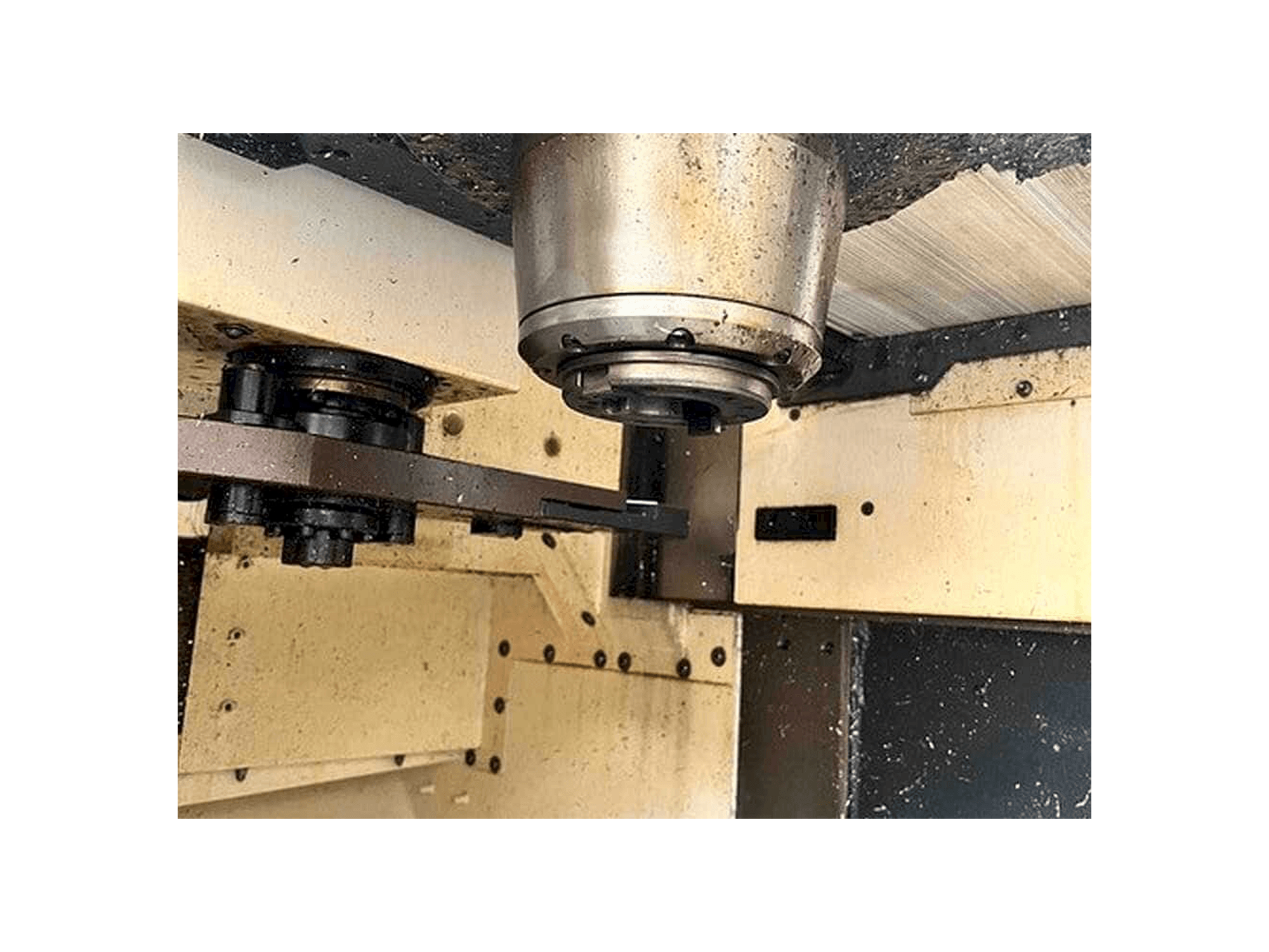 Vista frontal de la máquina DMG MORI CMX 50 U