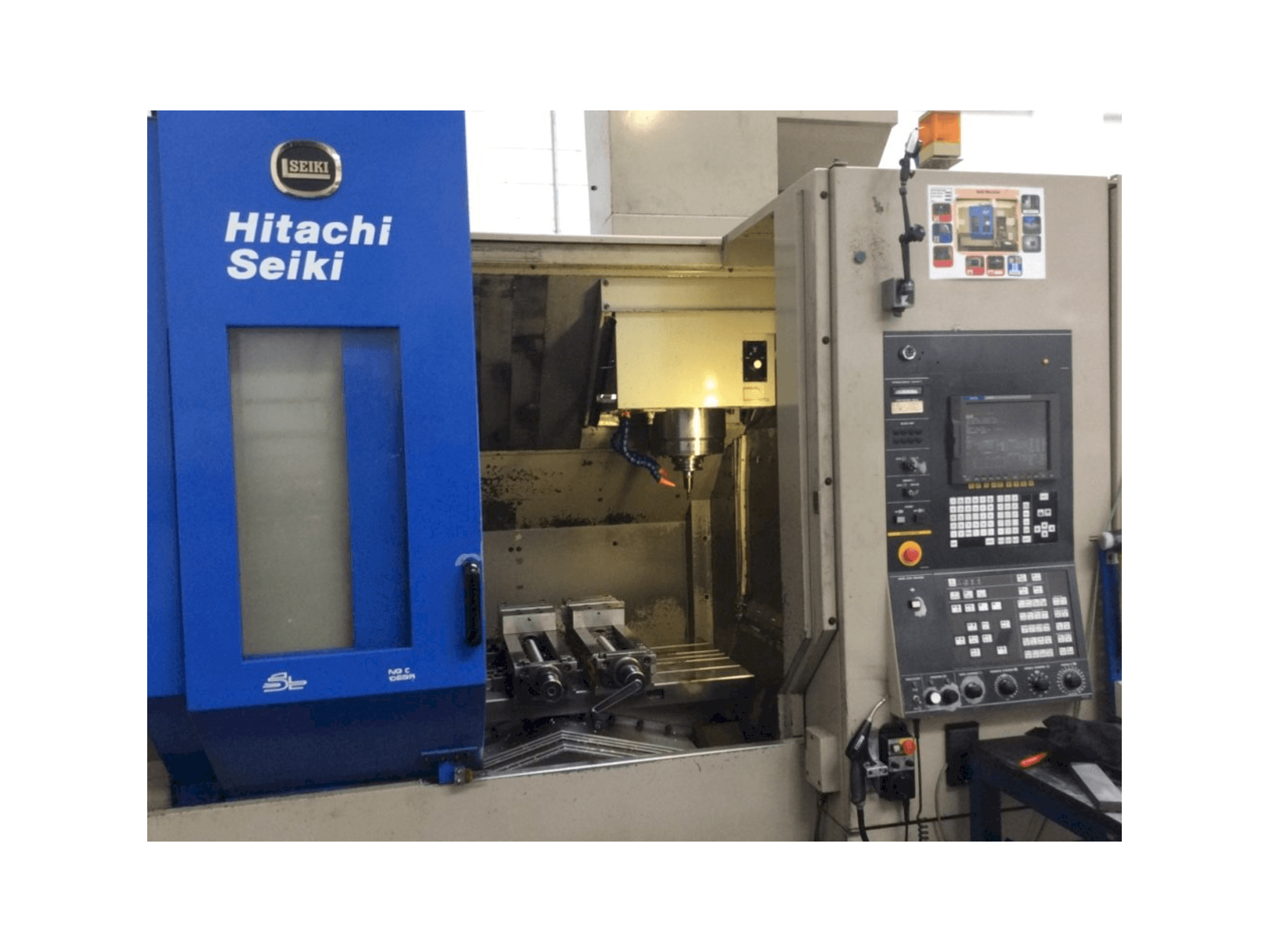 Vista frontal de la máquina HITACHI SEIKI VS50