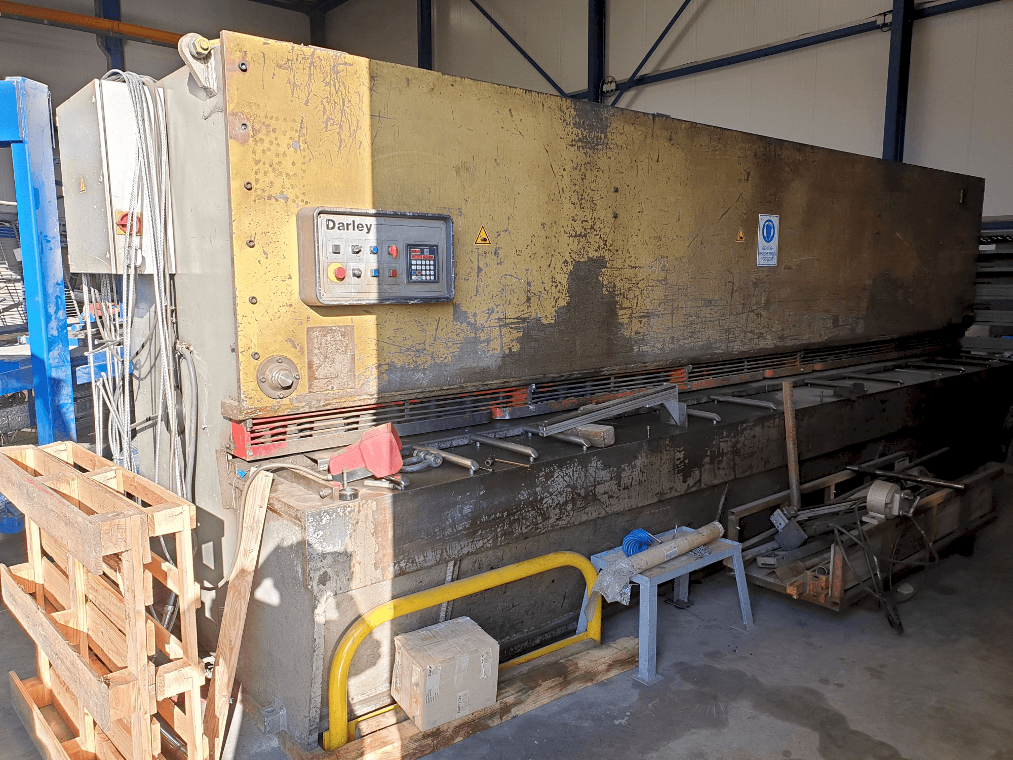 Vista izquierda de la máquina Darley VS 6100X8