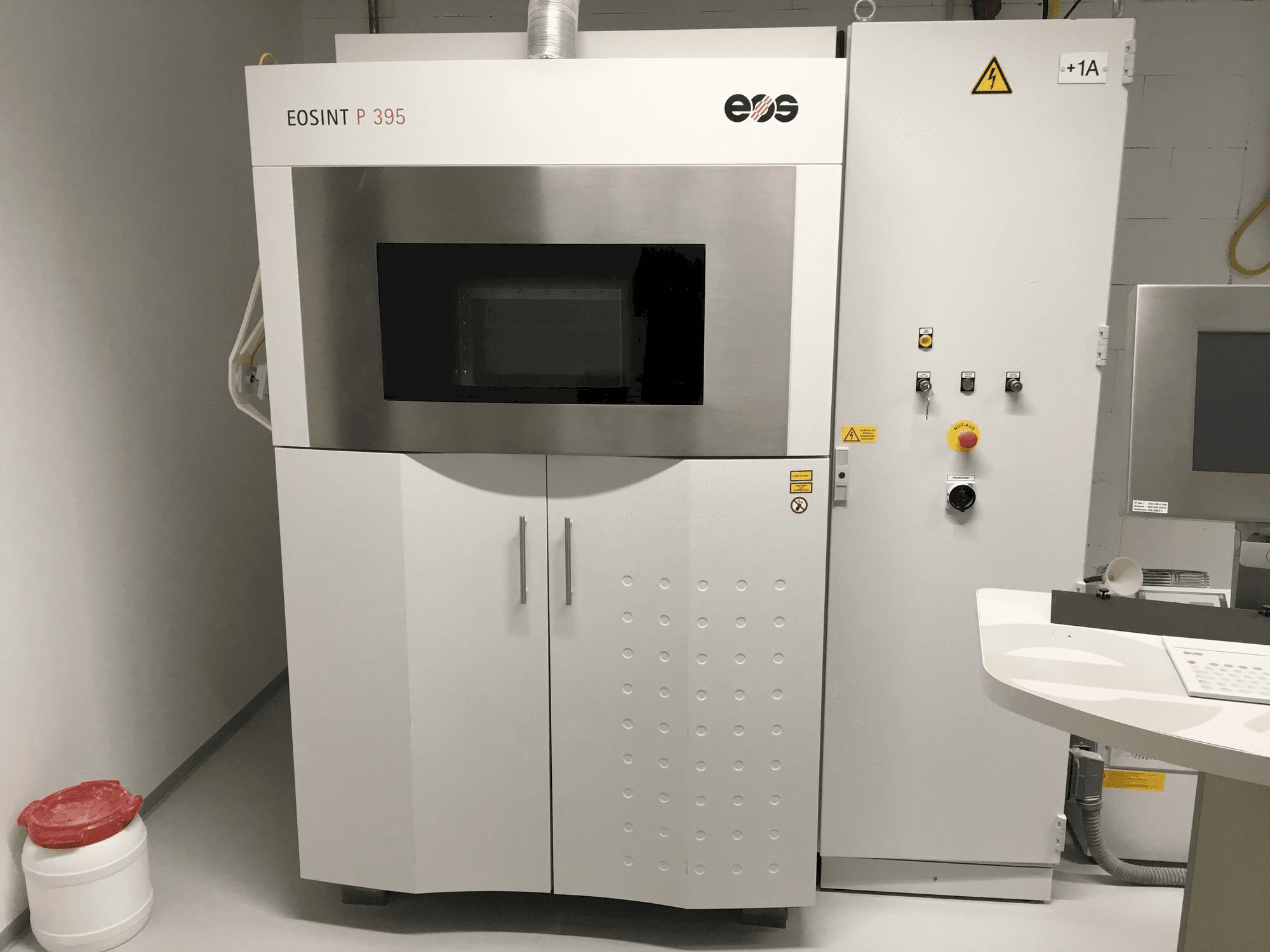 Vista frontal de la máquina EOS EOSINT P 395