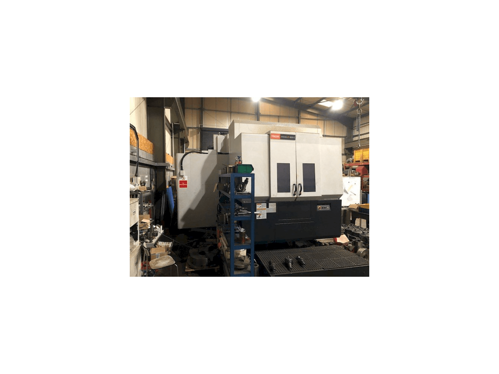 Vista frontal de la máquina Mazak Integrex 800V/5 II E