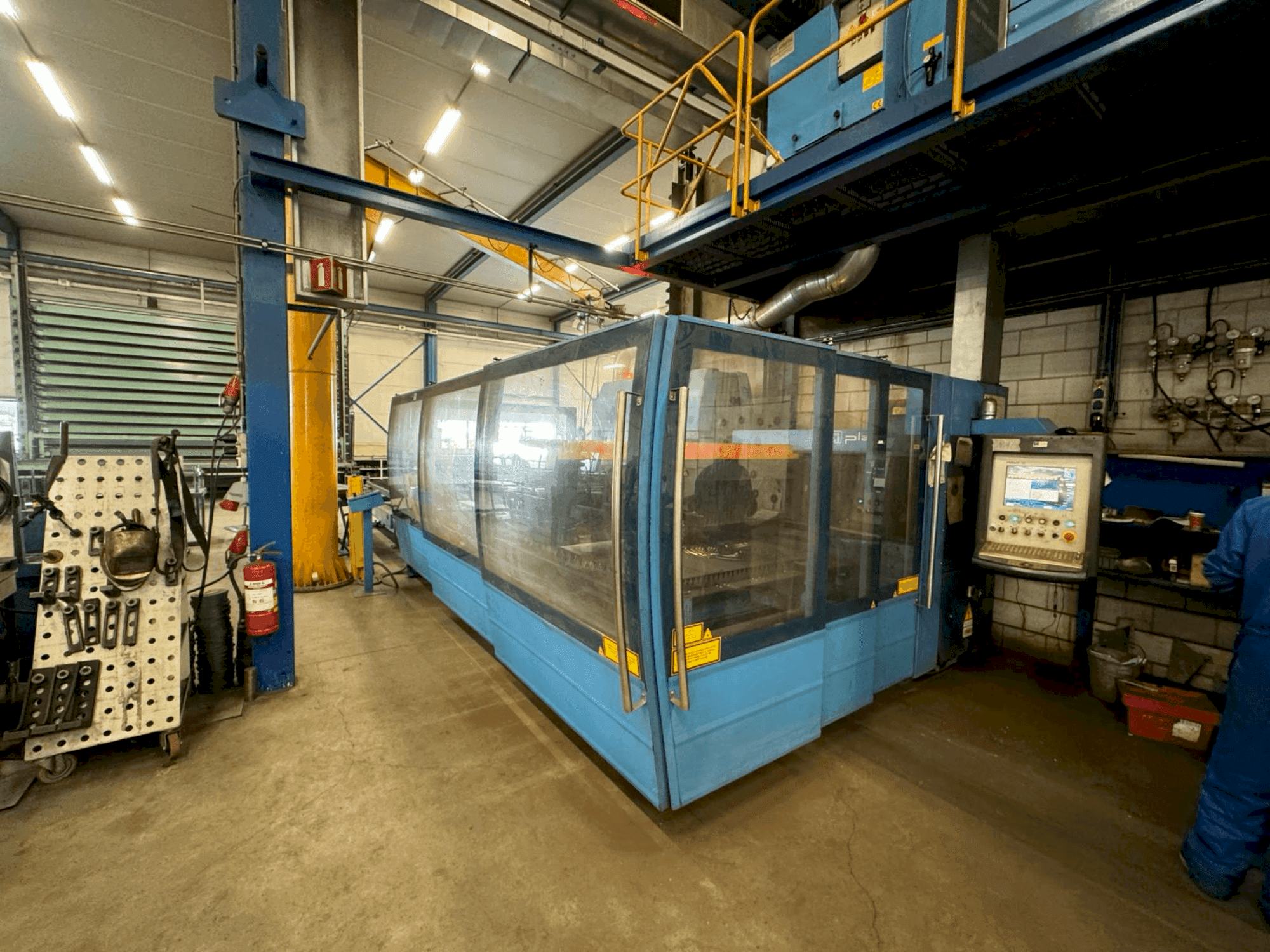 Vista frontal de la máquina Prima Power Platino 1530HS 3kW CO2