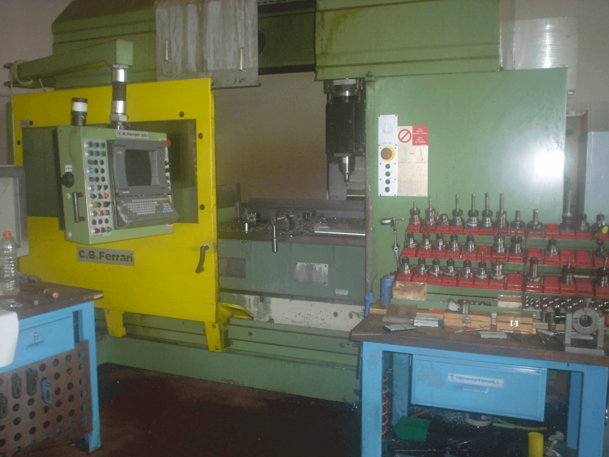 Vista frontal de la máquina C.B. Ferrari B18