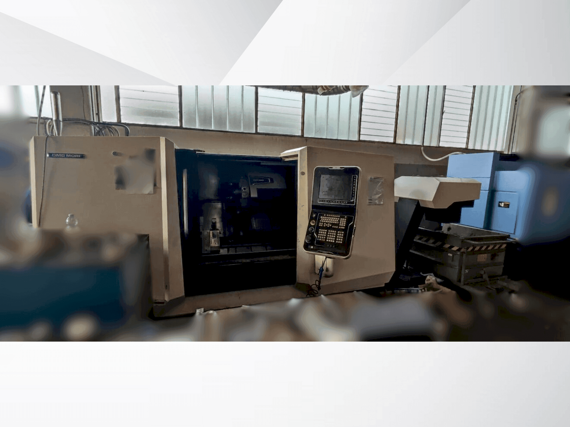 Vista frontal de la máquina DMG MORI CLX 550