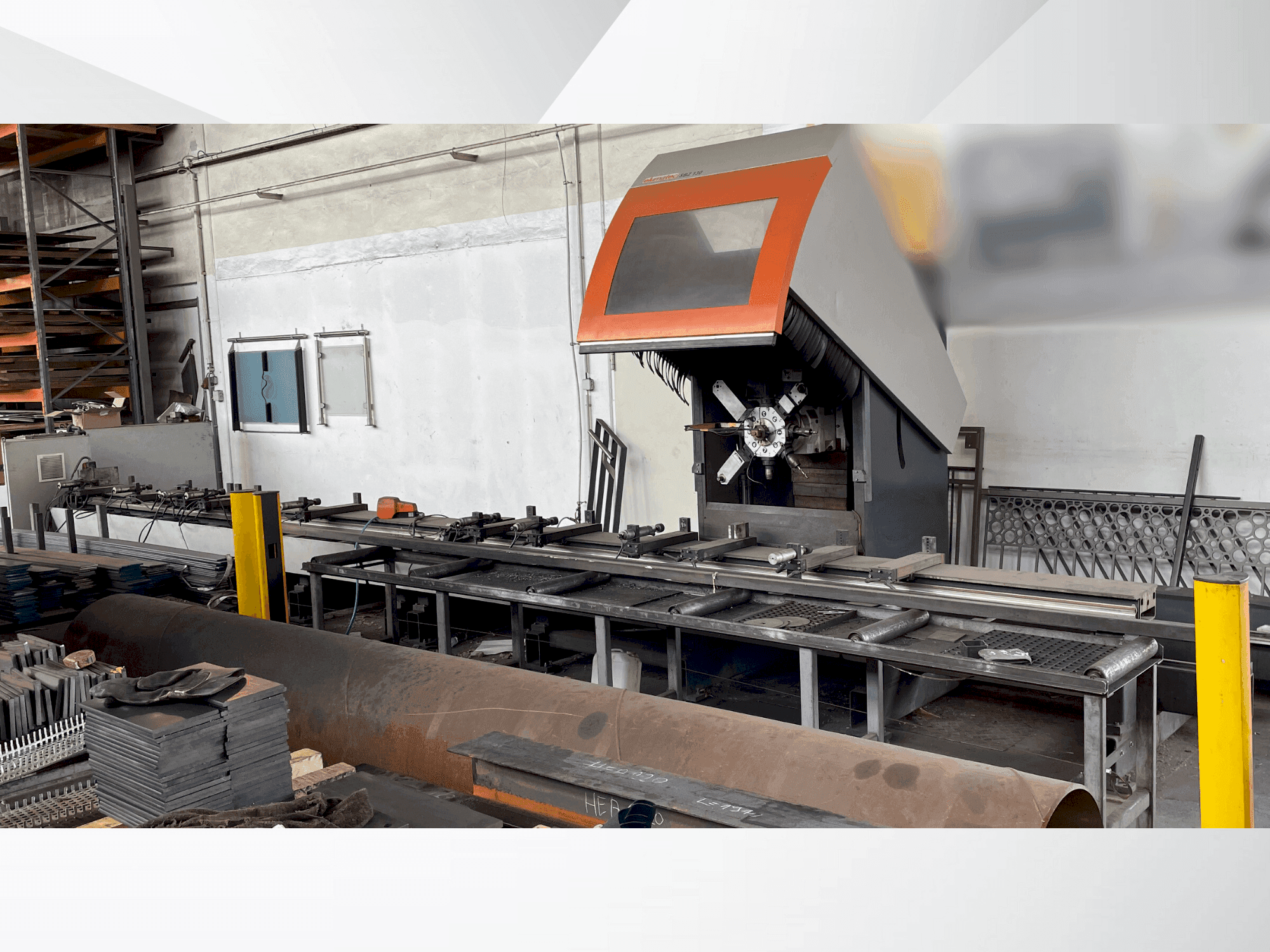 Vista frontal de la máquina Elumatec SBZ 130