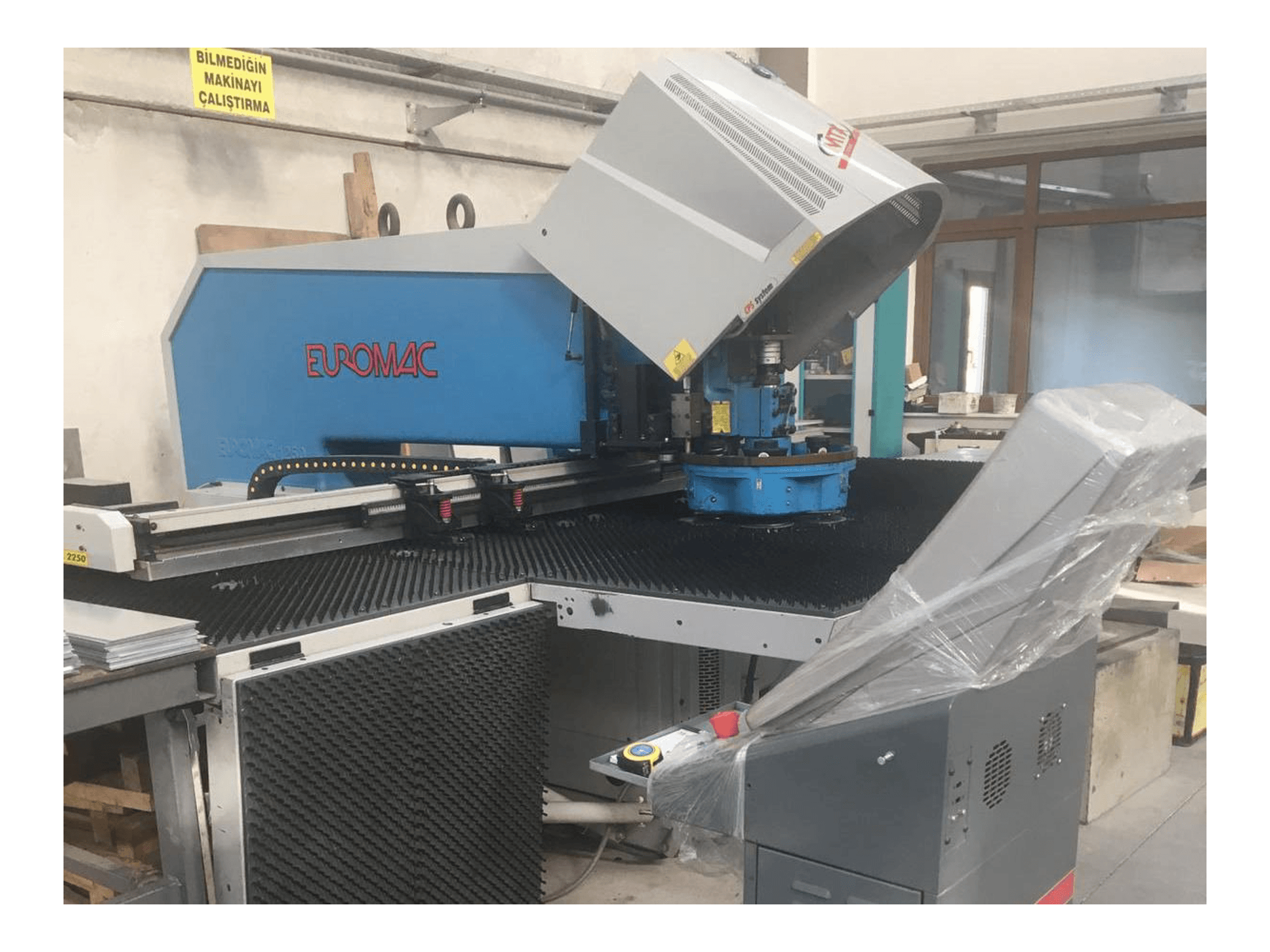 Vista frontal de la máquina Euromac MTX Flex 6