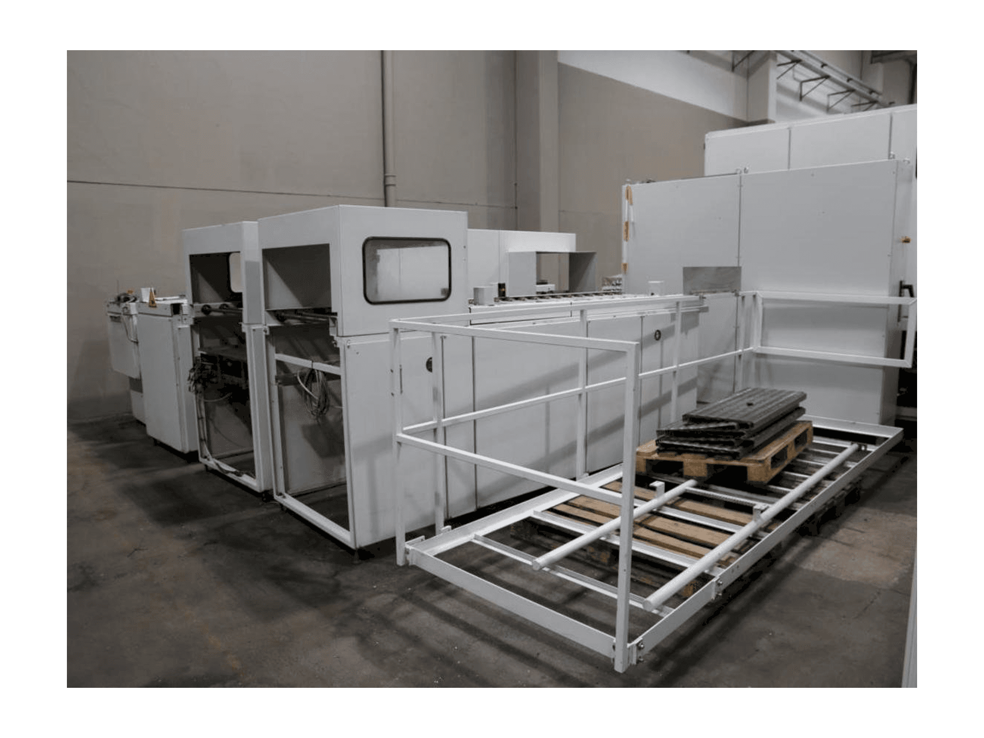 Vista frontal de la máquina REINIGUNGS / WASCHANLAGE RUT 067-048-030-04