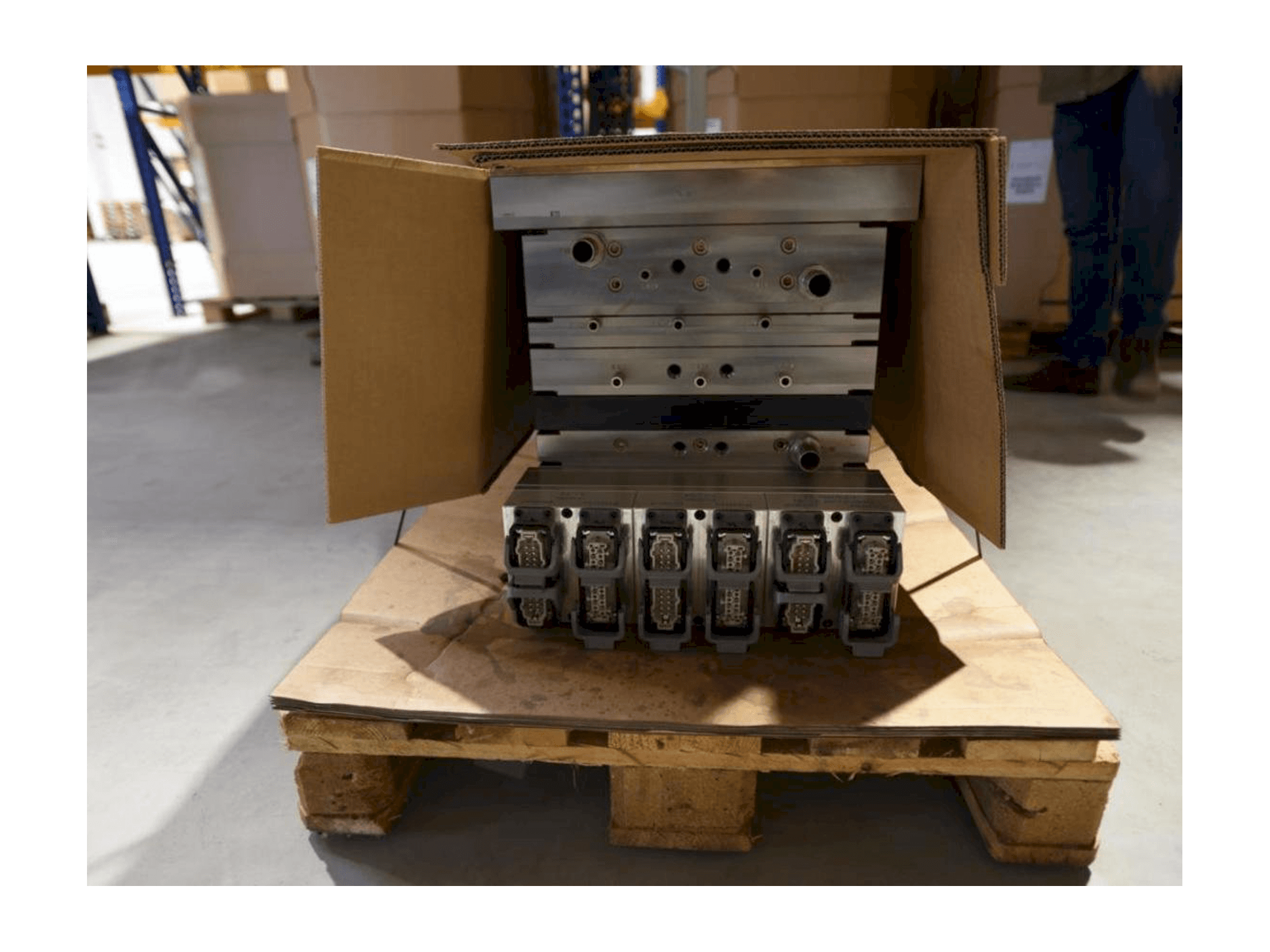 Vista frontal de la máquina HTW PCO 1810