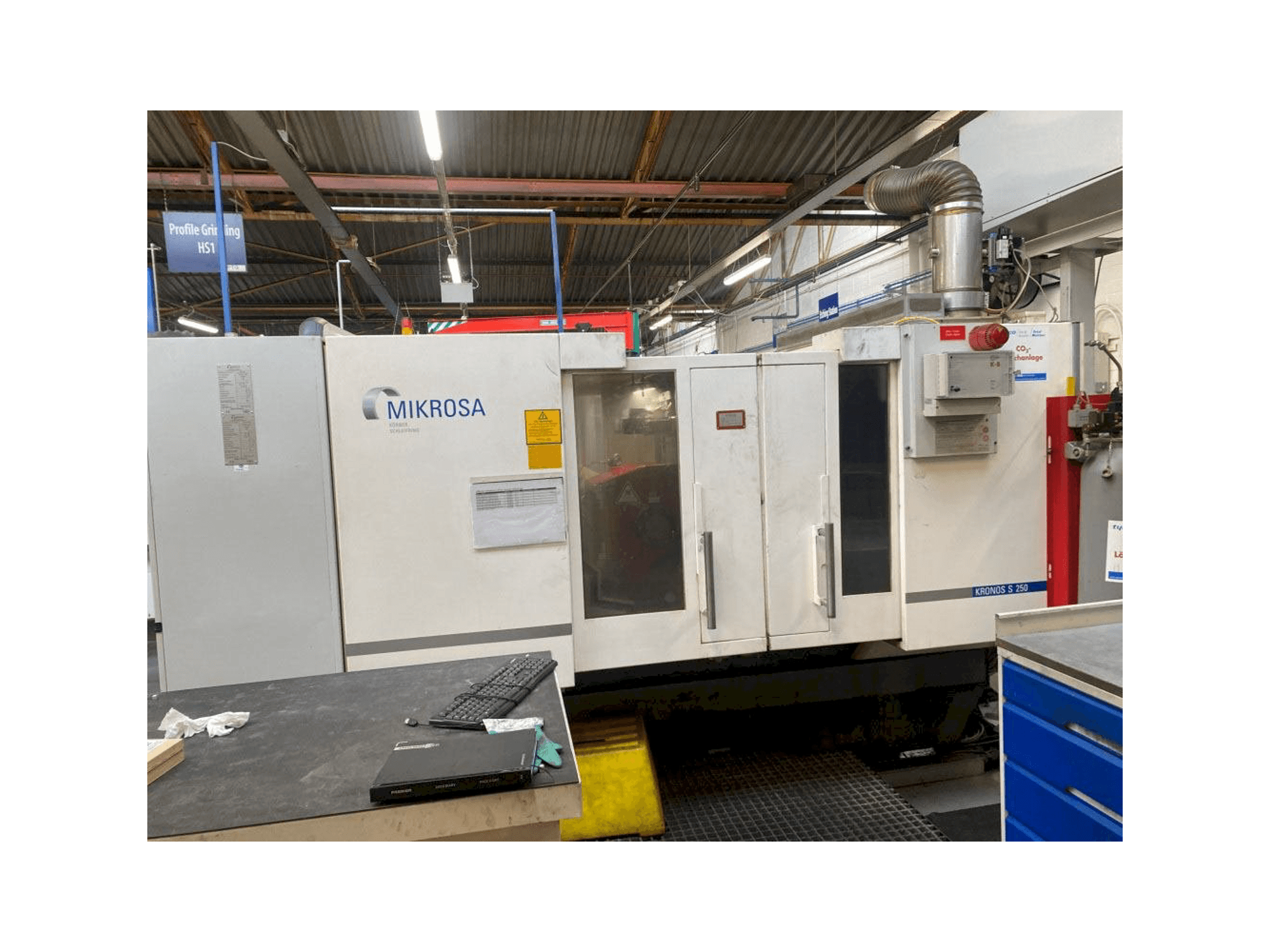 Vista frontal de la máquina Schaudt Mikrosa Kronos S250