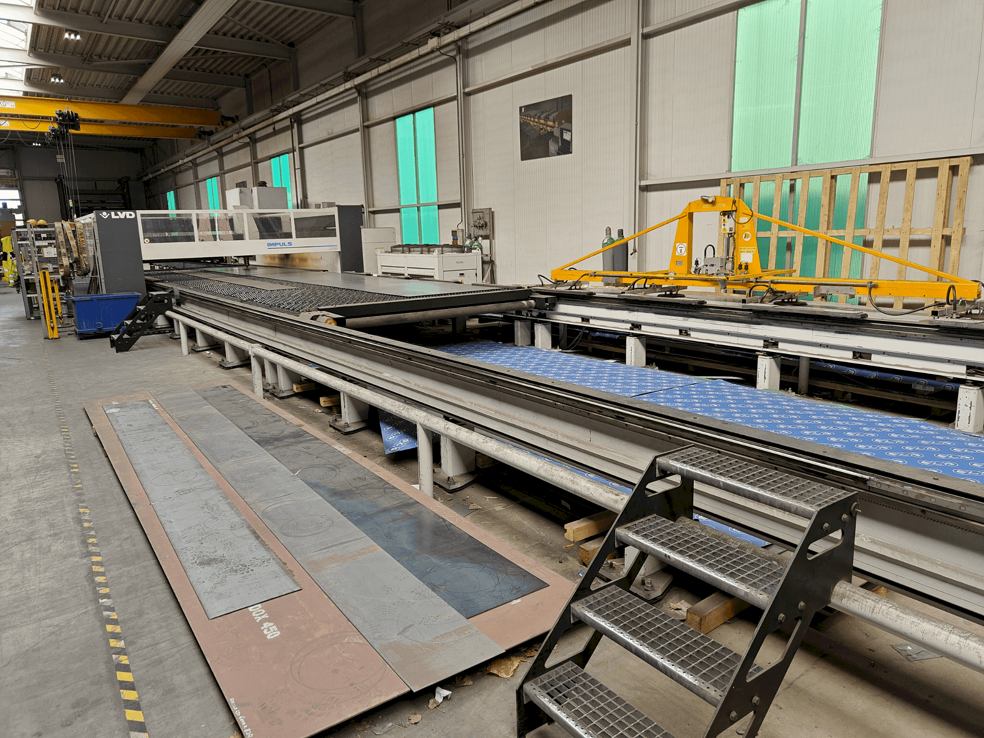 Vista frontal de la máquina LVD IMPULS 125 30