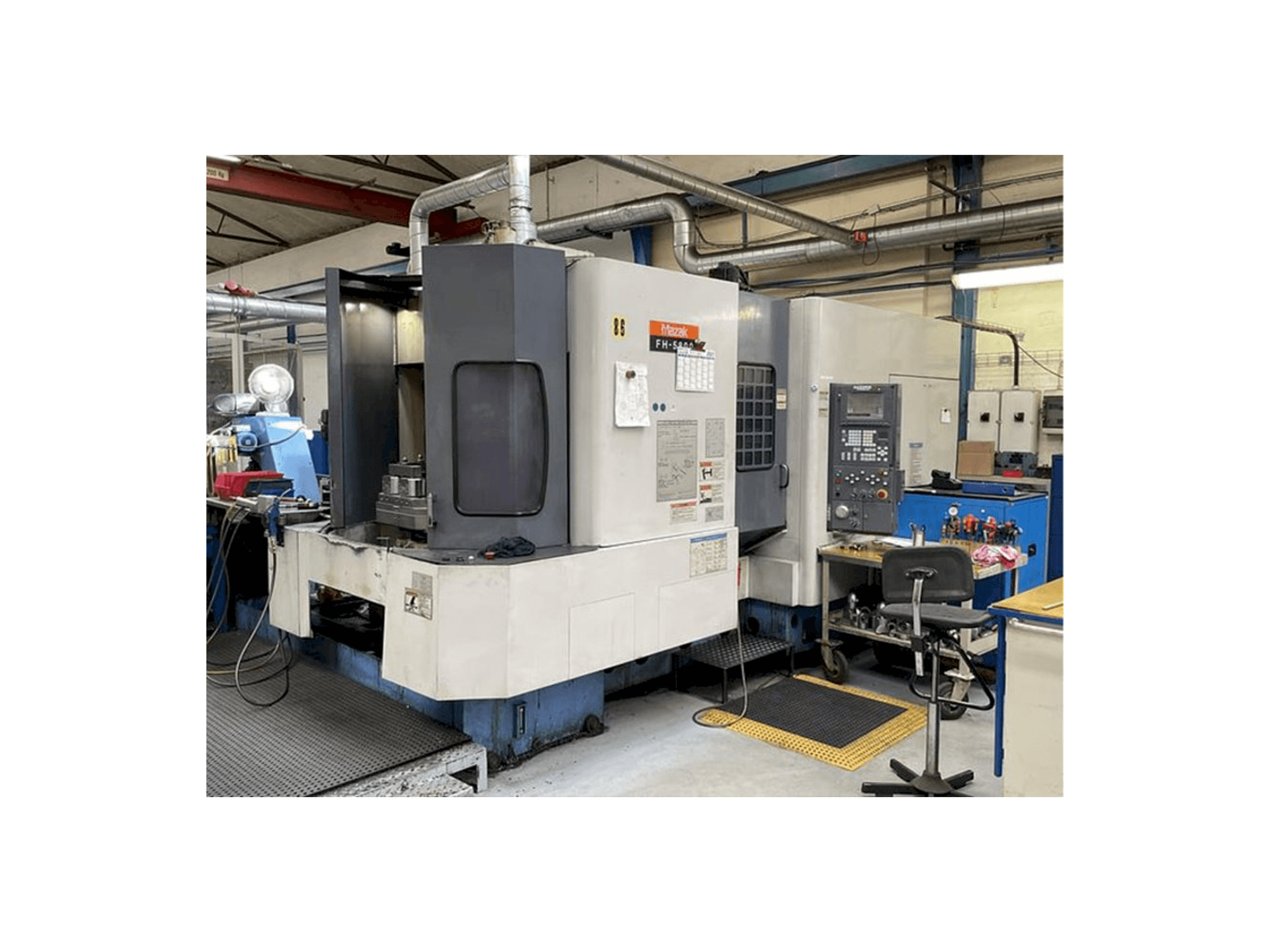 Vista frontal de la máquina Mazak FH 5800