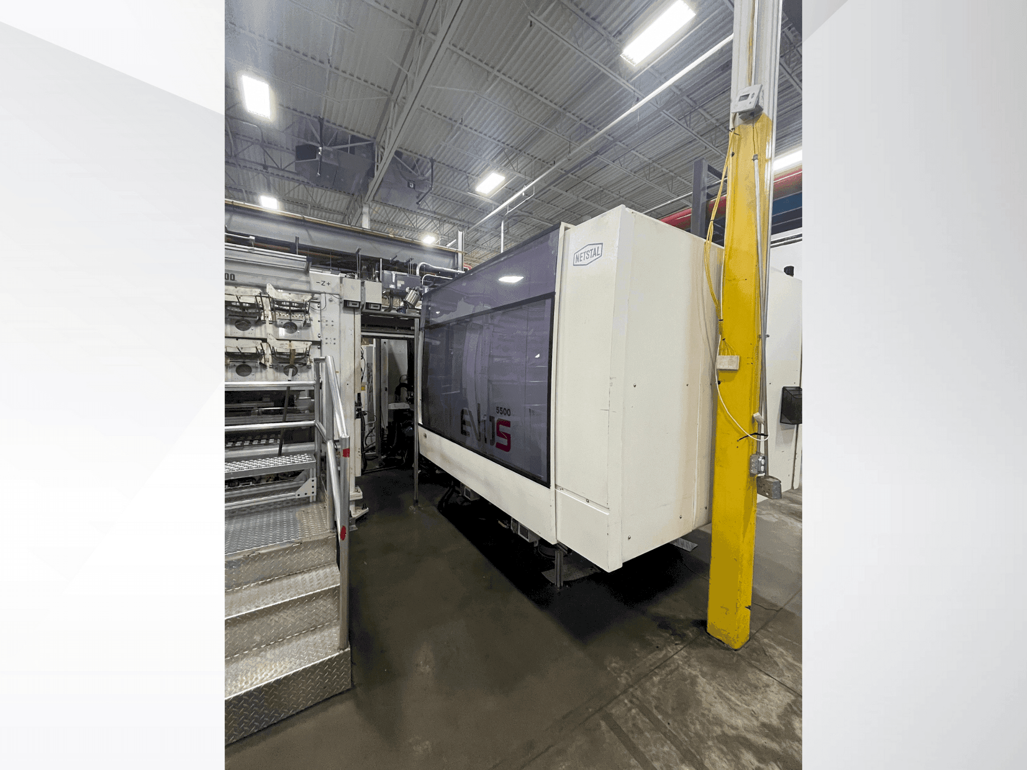 Vista frontal de la máquina Netstal EVOS 5500-2900 Speed