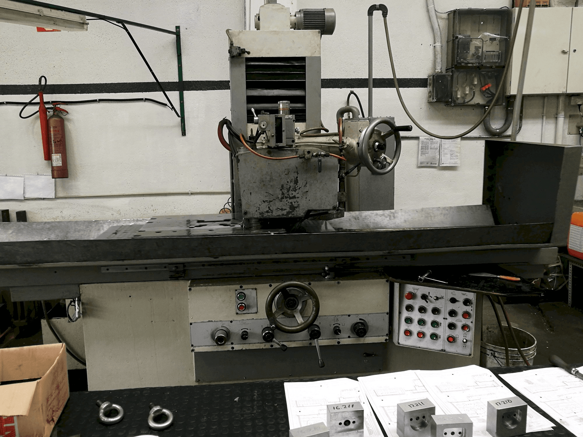 Vista frontal de la máquina Hidro-Precis RSPA-1200