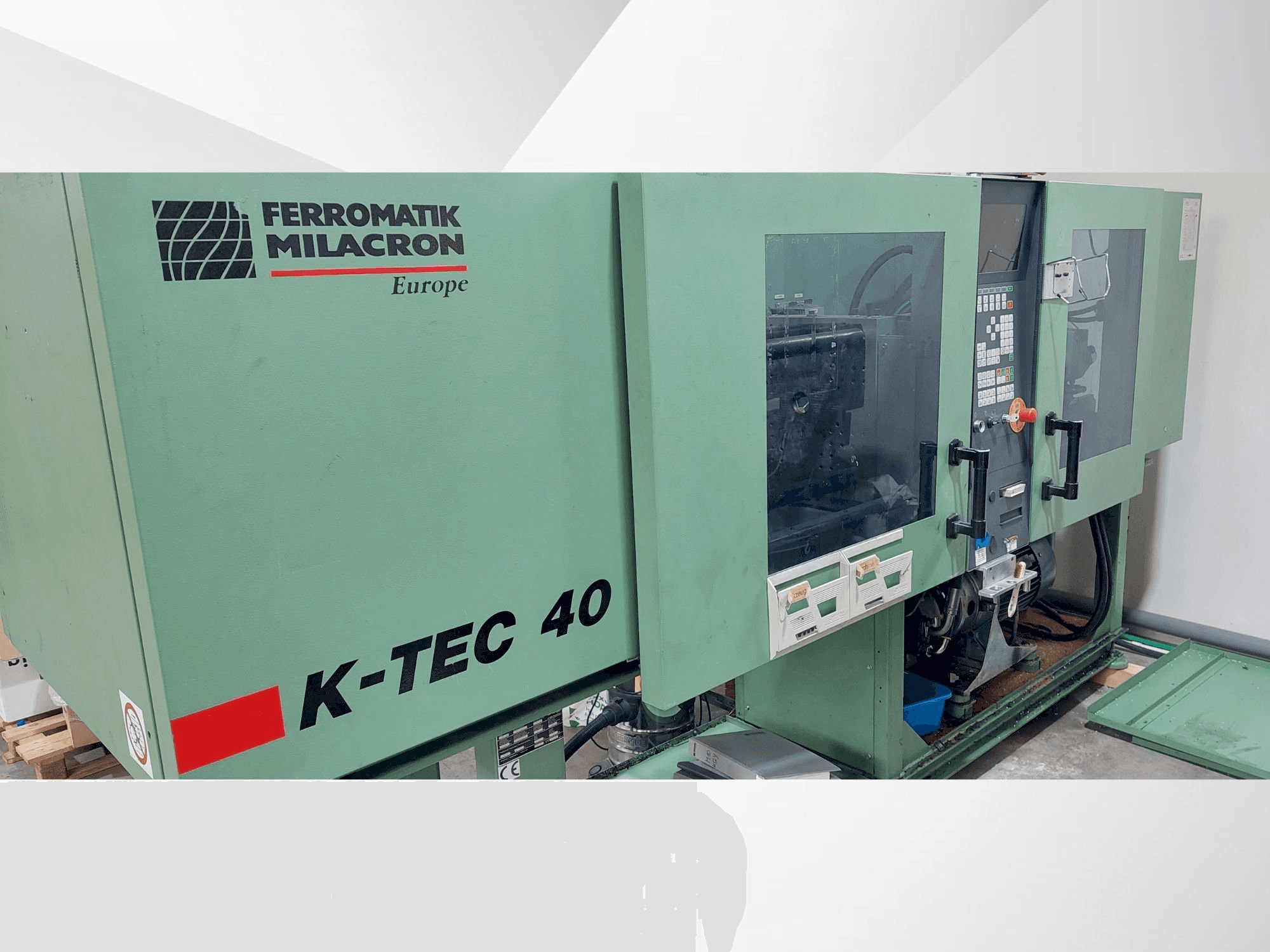 Vista frontal de la máquina FERROMATIK k-tec 40 S