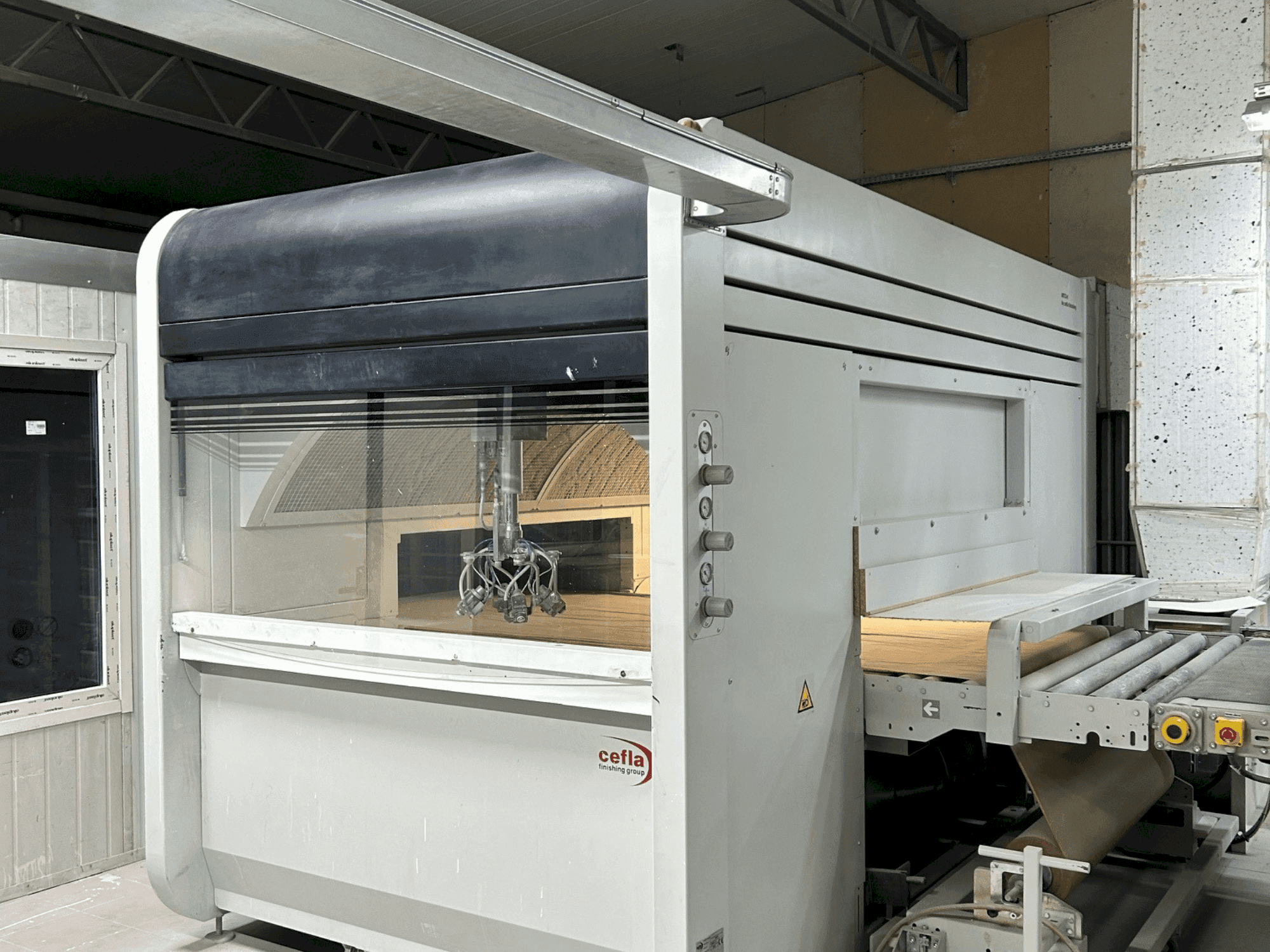 Vista derecha de la máquina CEFLA MITO K