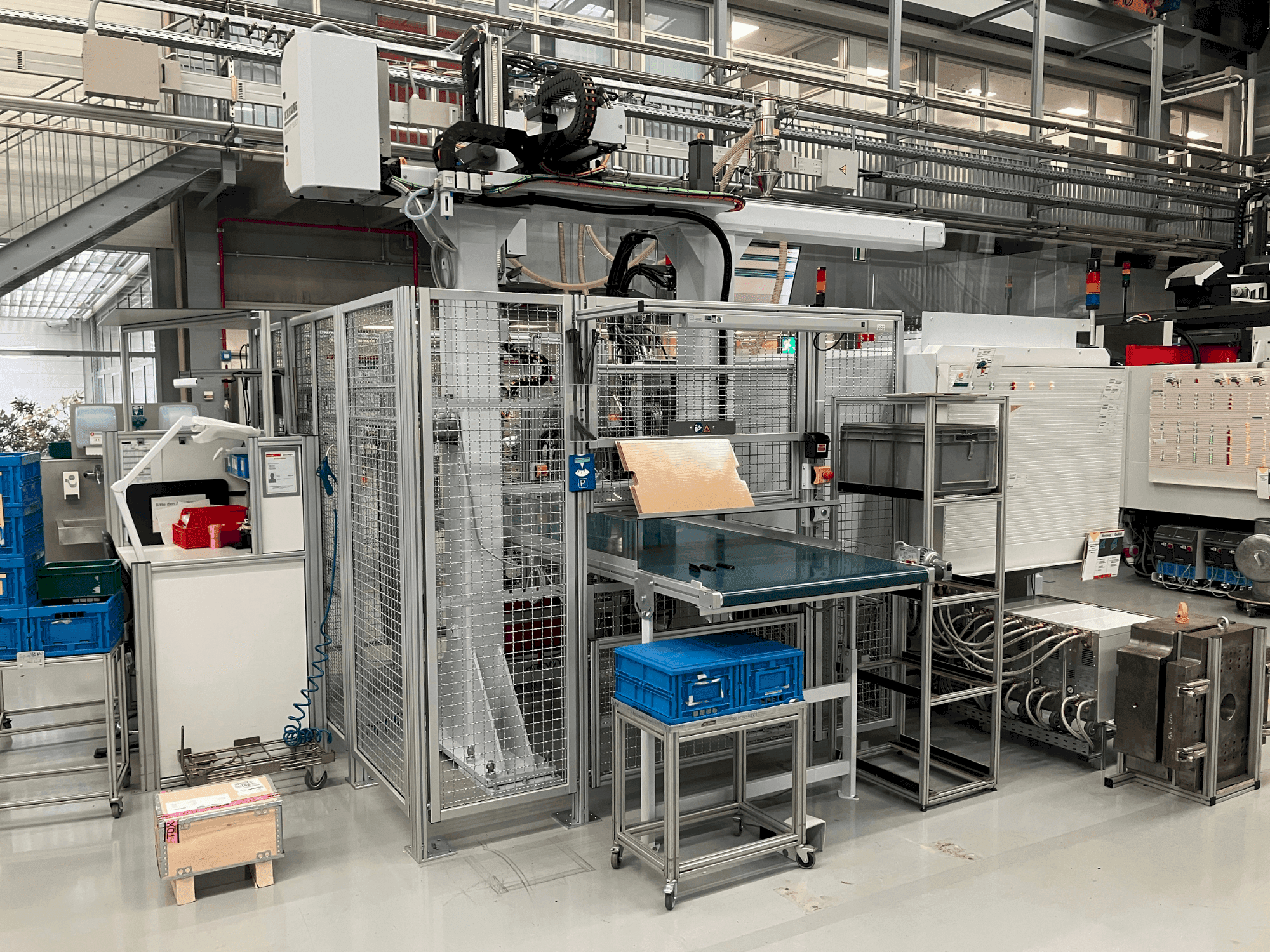 Vista frontal de la máquina Arburg Allrounder 520 S 1600-400/170