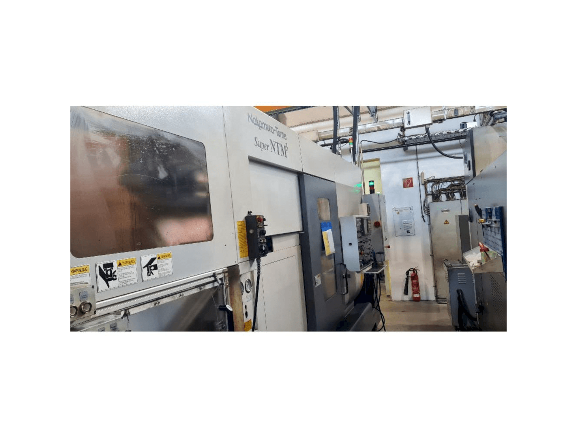 Vista frontal de la máquina NAKAMURA Super NTM³