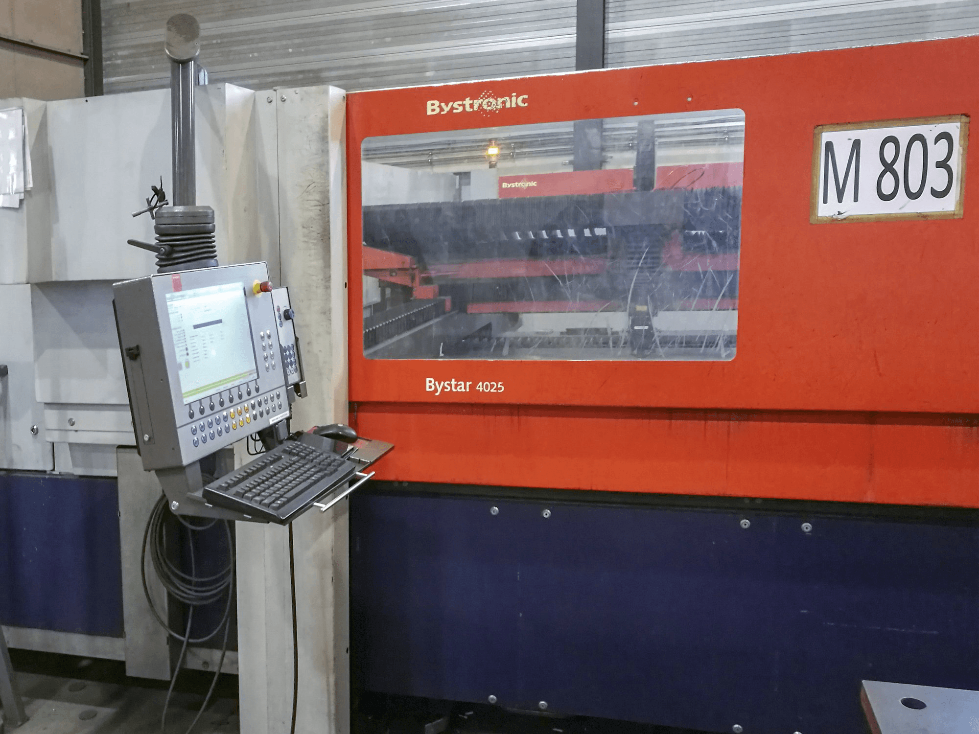 Vista frontal de la máquina Bystronic Bystar 4025 NT 80